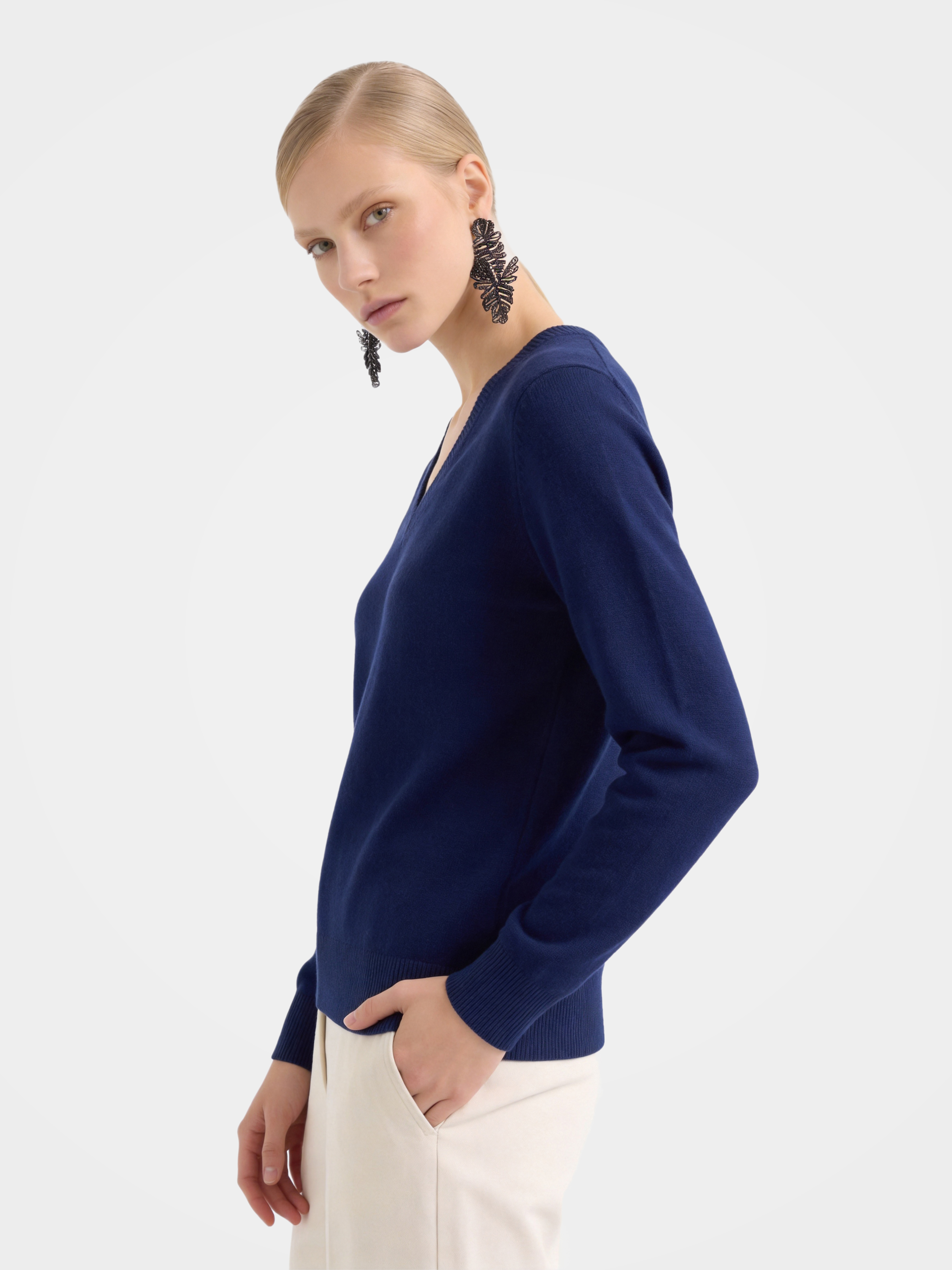 Lightweight Cashmere V-Neck Knit Top