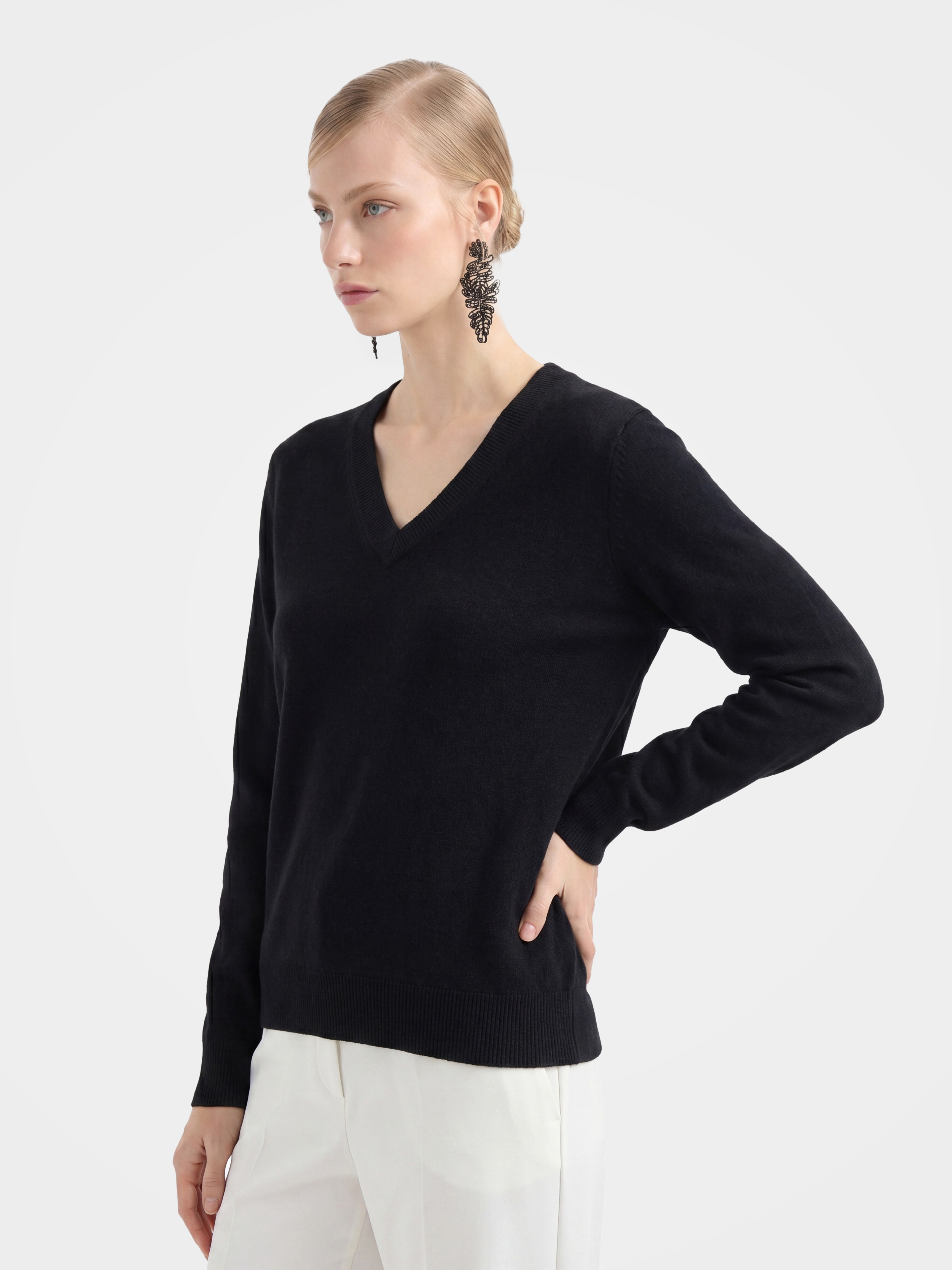 Lightweight Cashmere V-Neck Knit Top