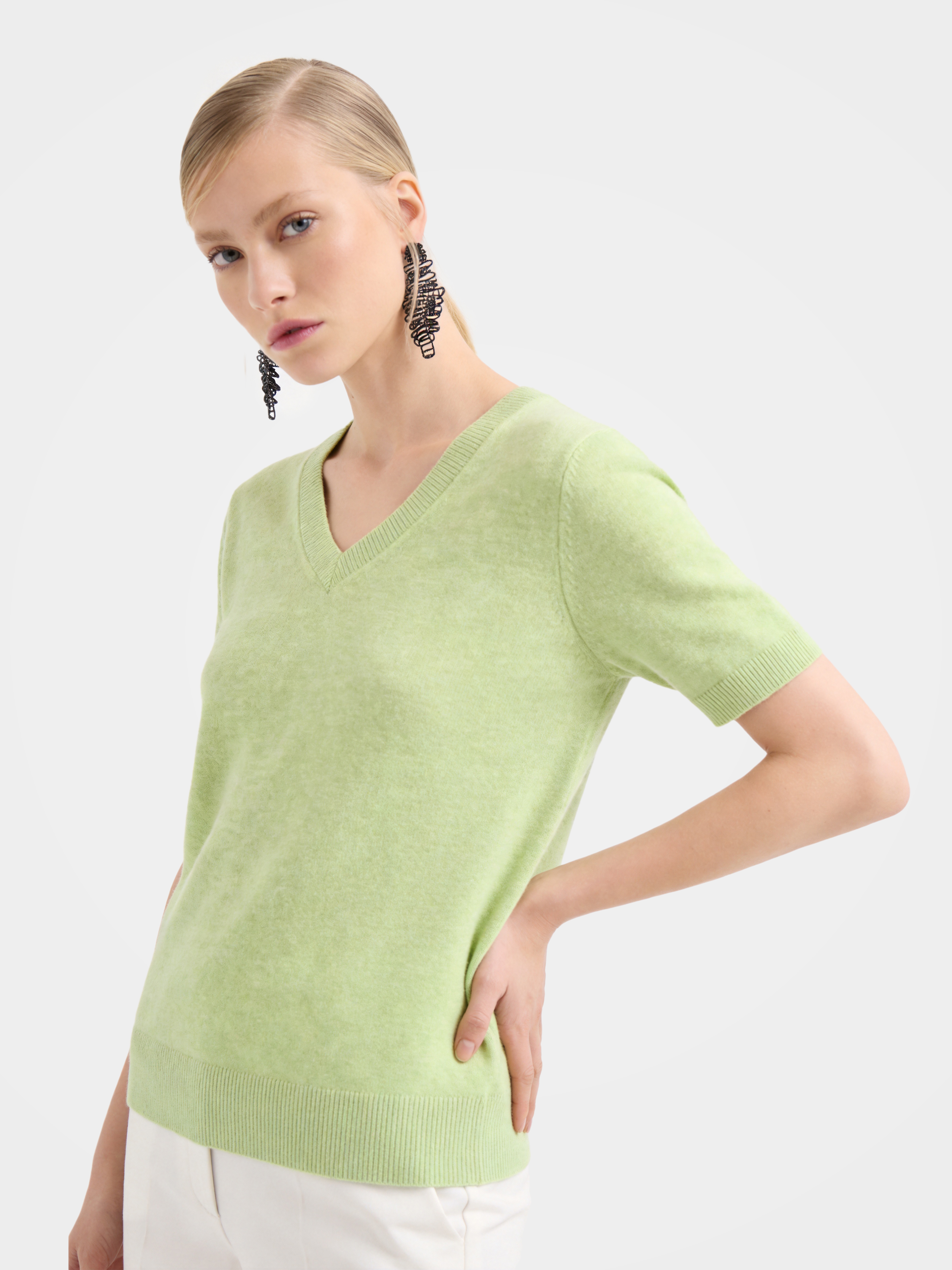 Lightweight Cashmere V Neck Short Sleeve Sweater