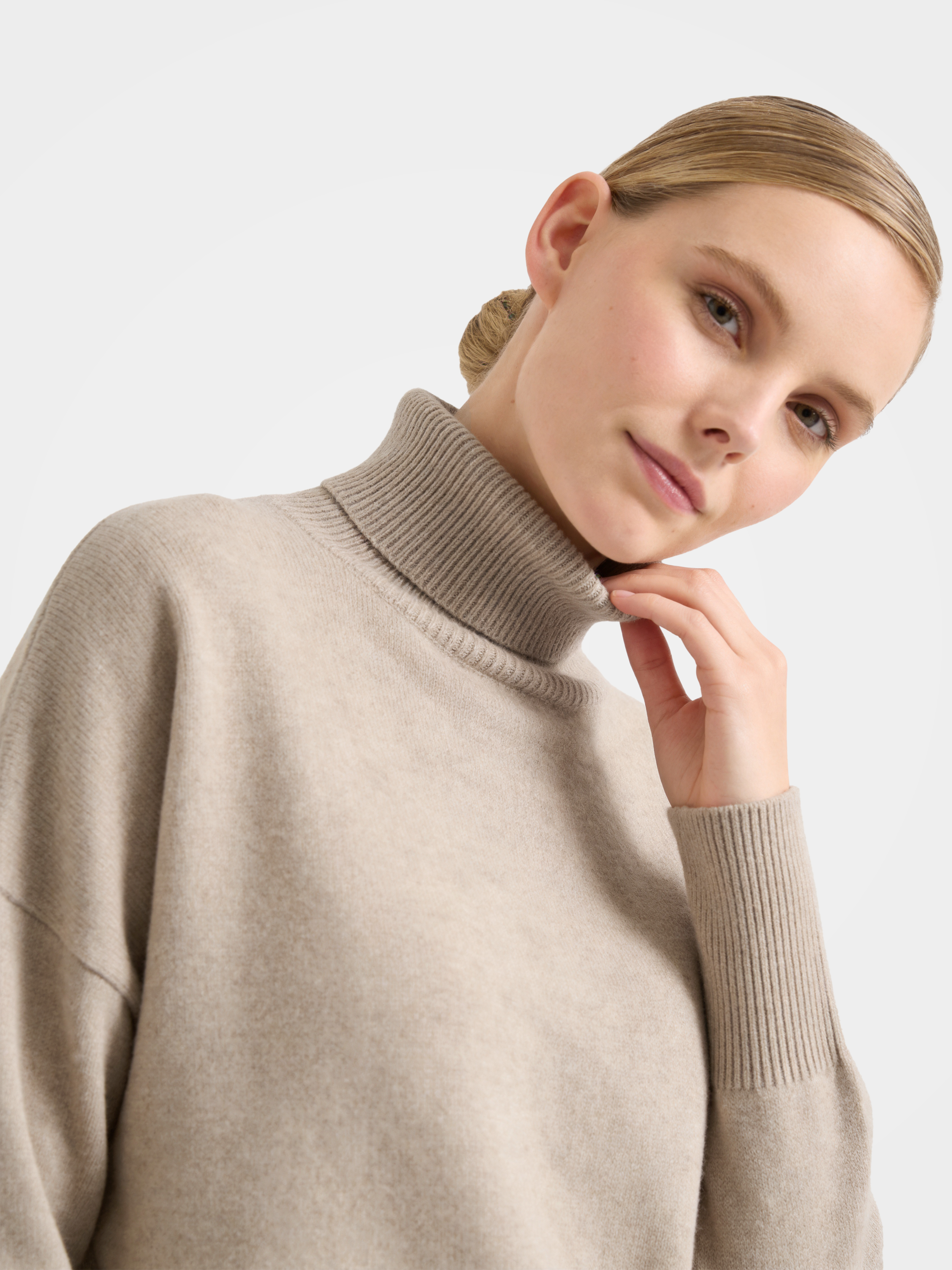 Warm 100% Cashmere Knit Turtleneck Sweater