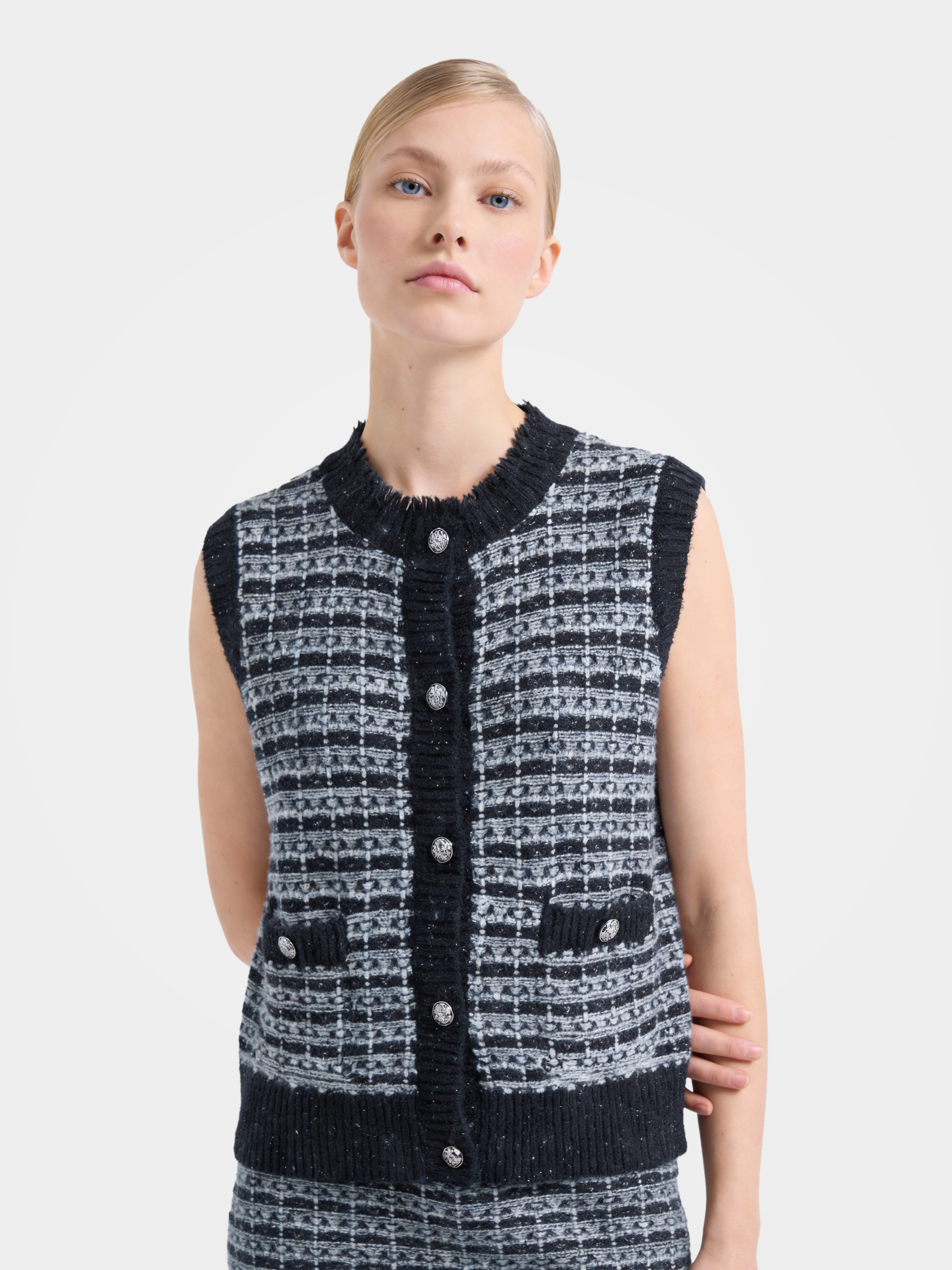 100% Cashmere Tweed-Inspired Button-Front Knit Vest Top Knit Sweaters 