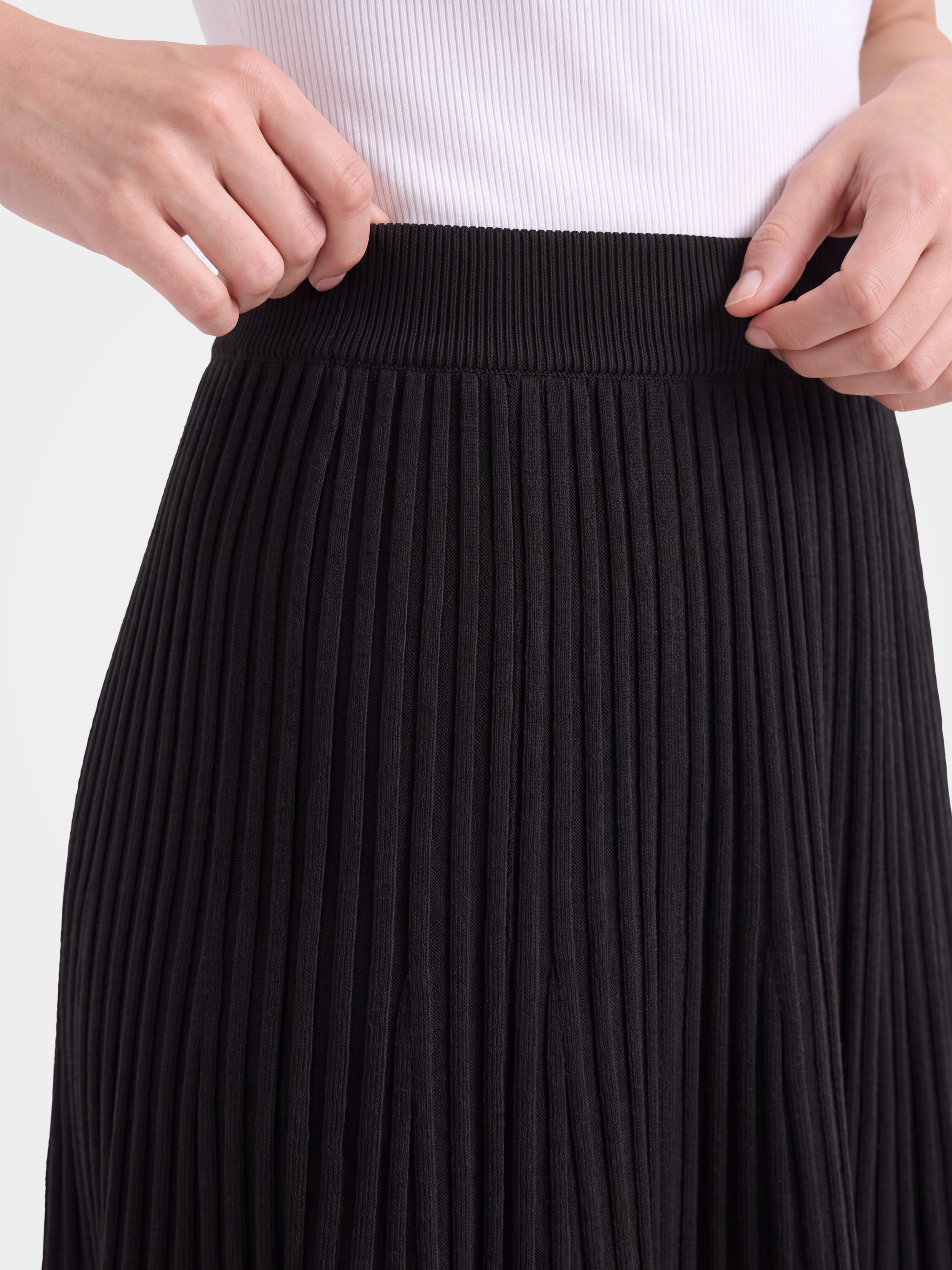 100% Mongolian Cashmere Rib Knit Pleated Midi Skirt
