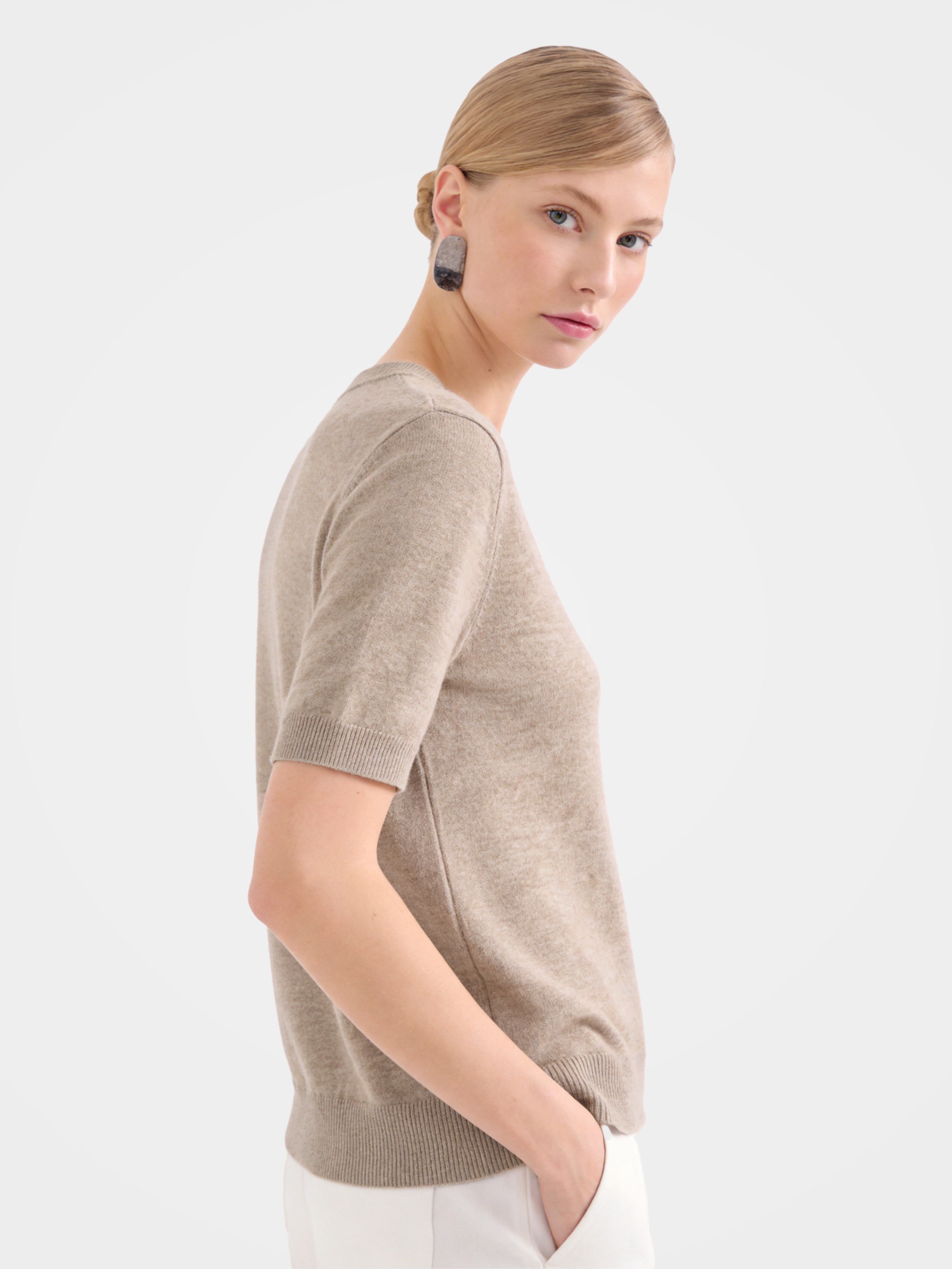 Lightweight Cashmere V-Neck Short Sleeve Sweater