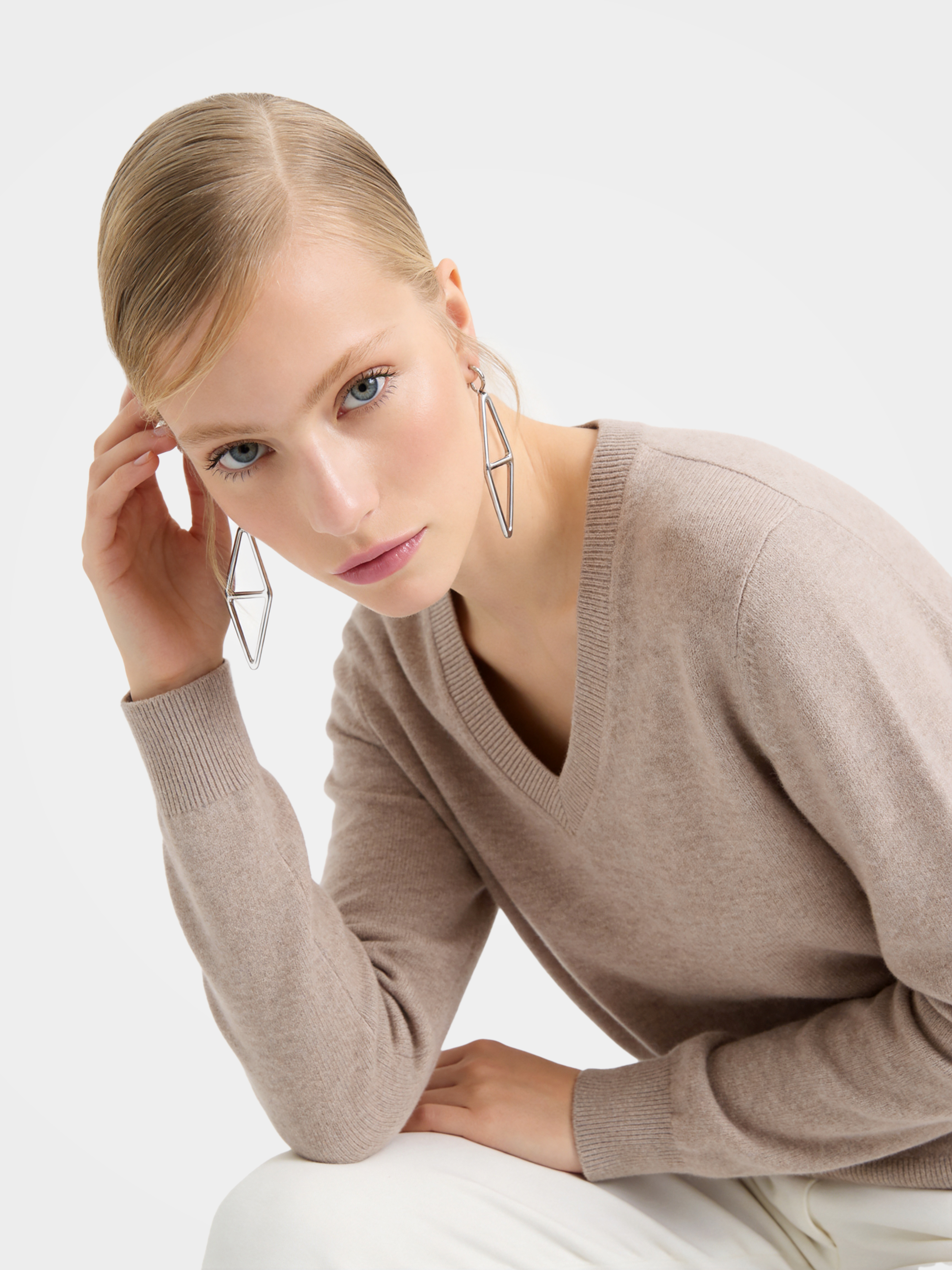 Lightweight Cashmere V-Neck Knit Top