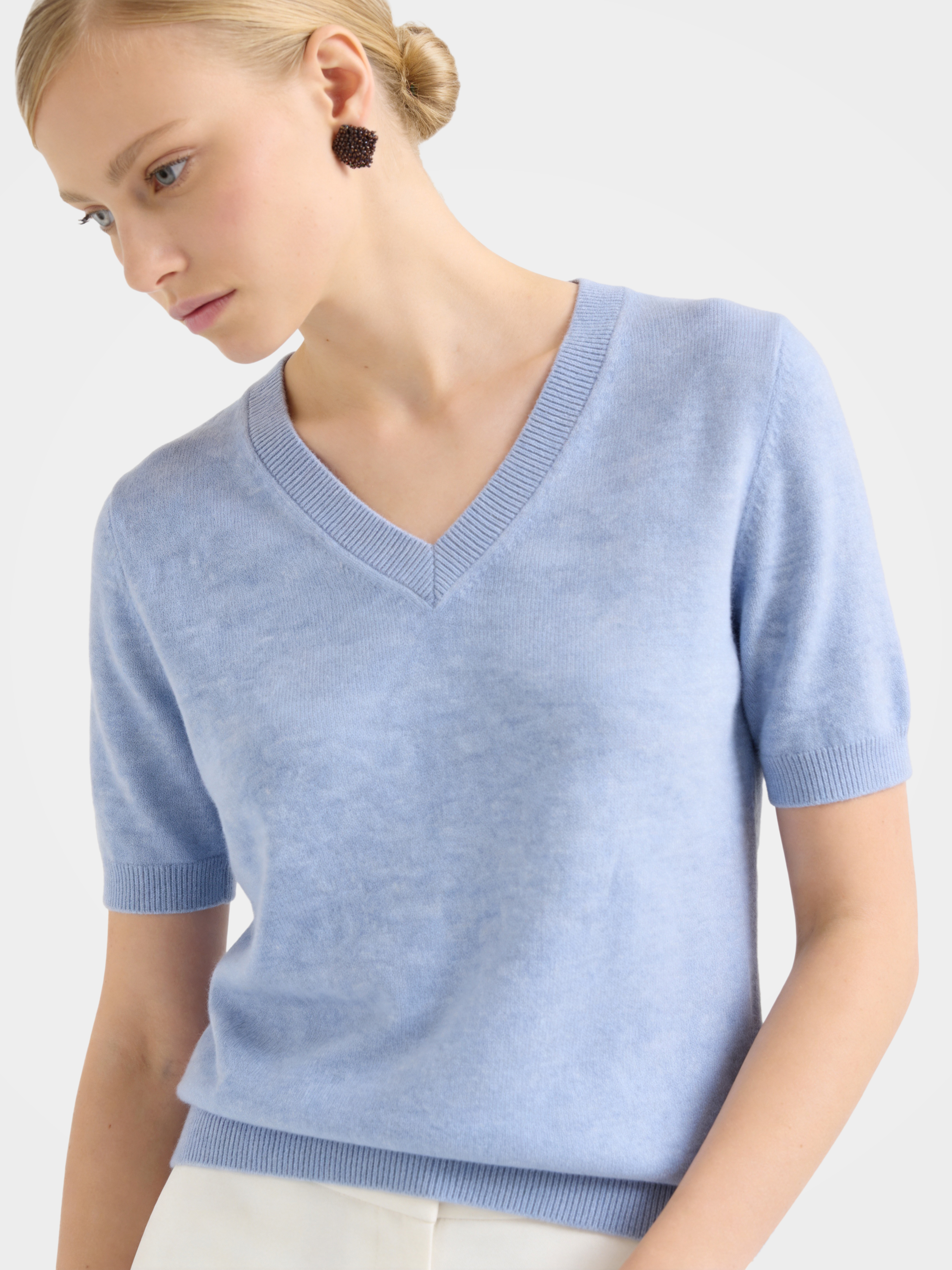 Lightweight Cashmere V Neck Short Sleeve Sweater