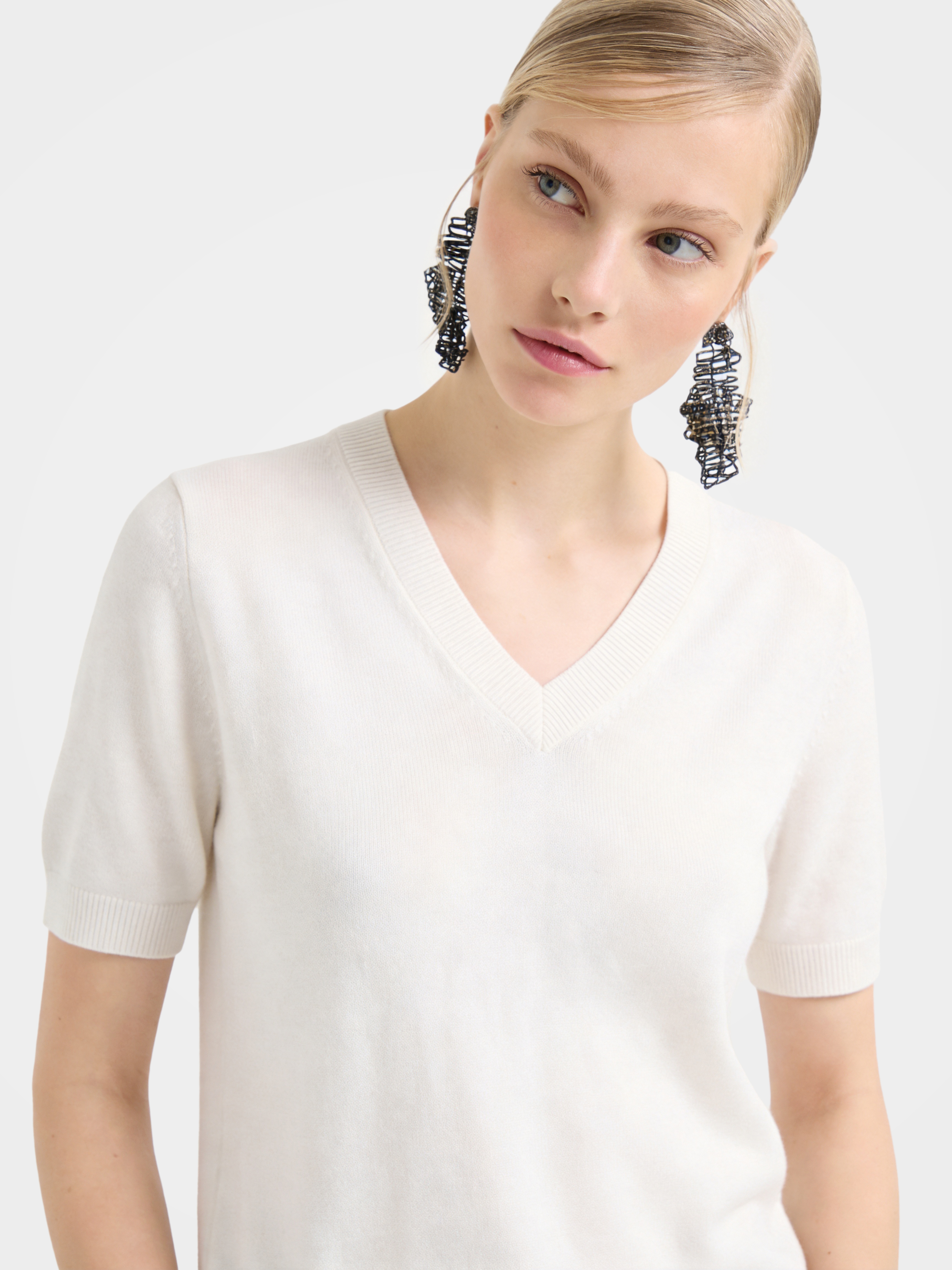 Lightweight Cashmere V Neck Short Sleeve Sweater