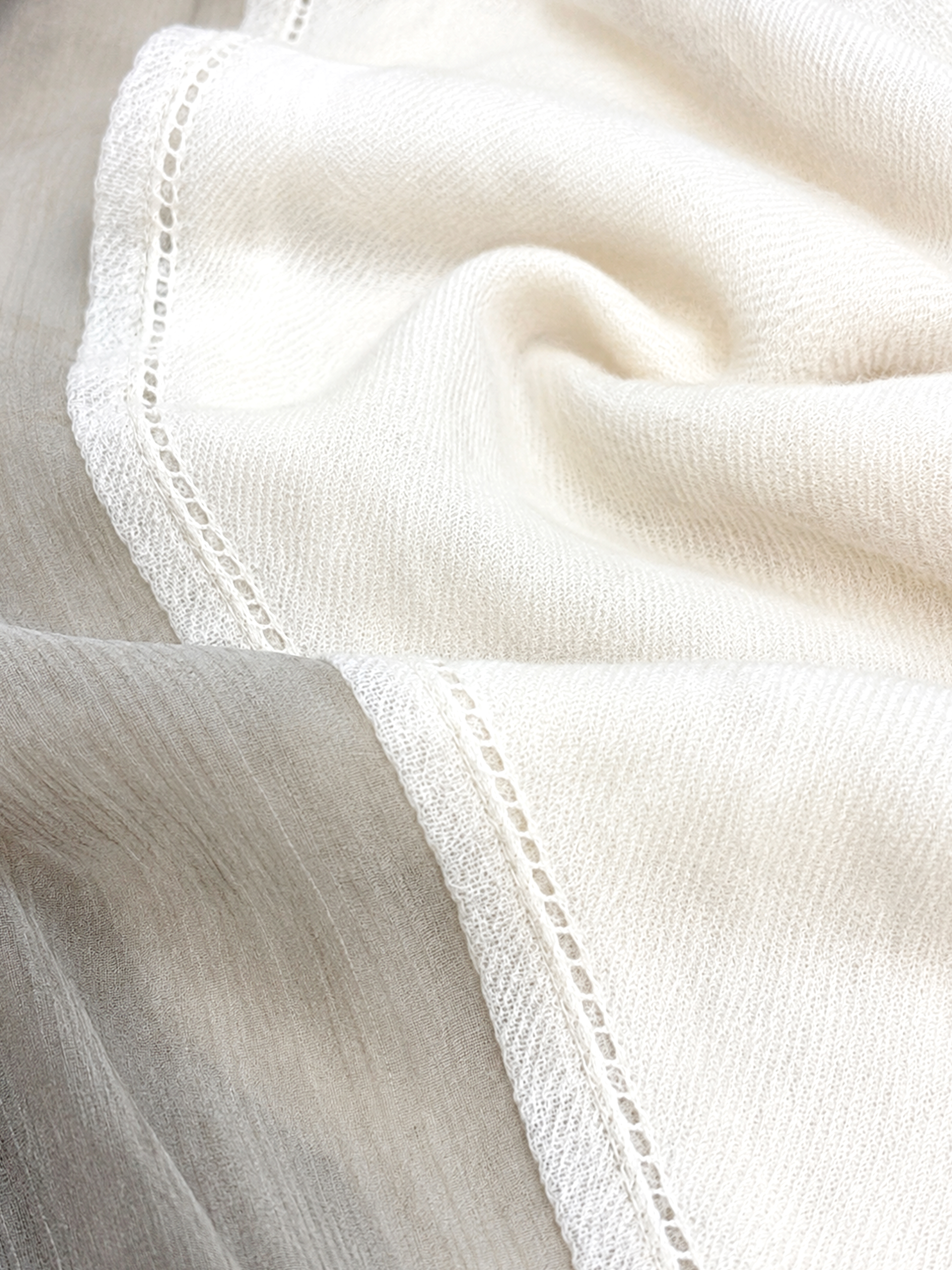 100% Cashmere Contrast Border Lightweight Long Scarf