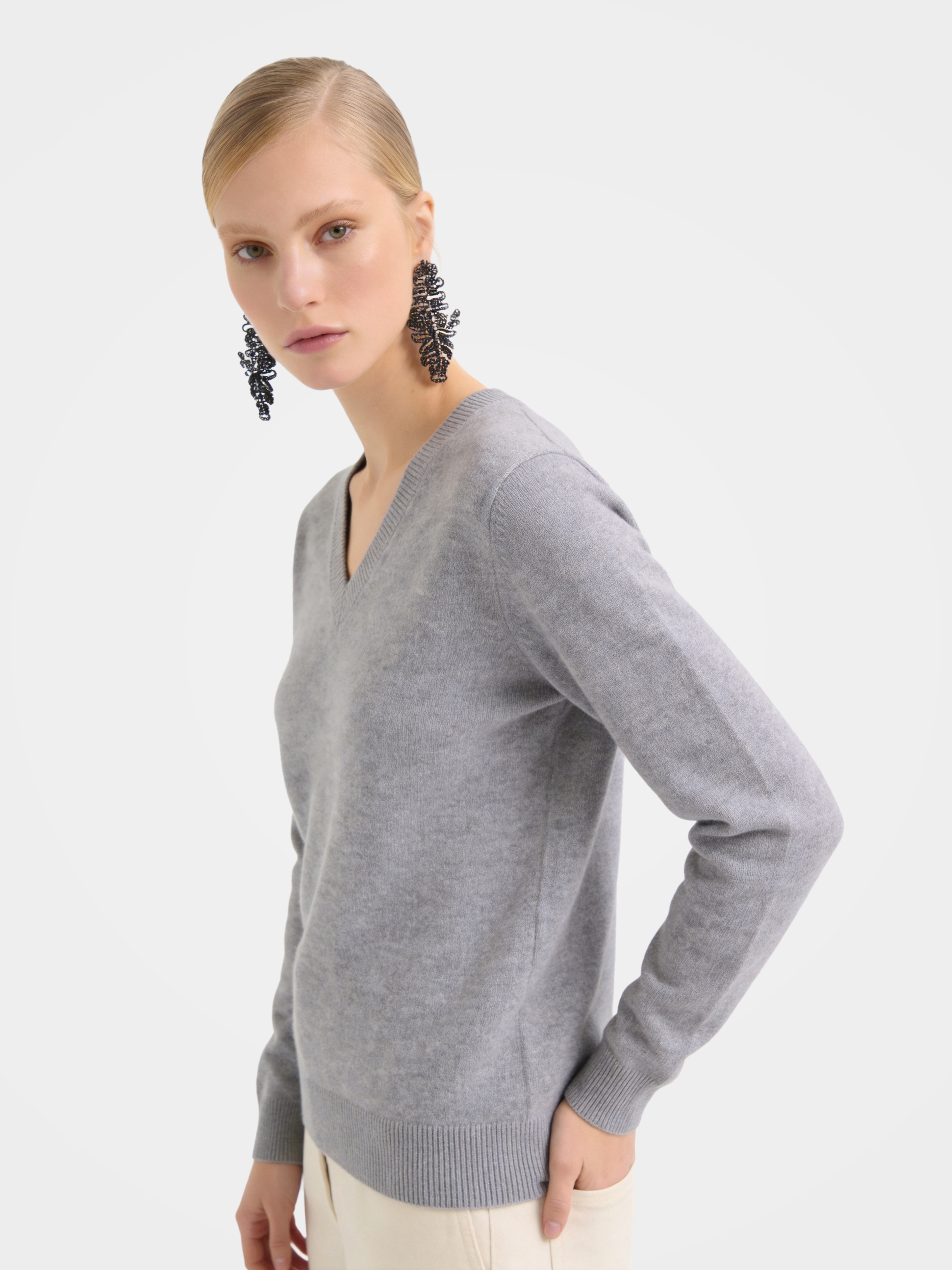 Lightweight Cashmere V-Neck Knit Top