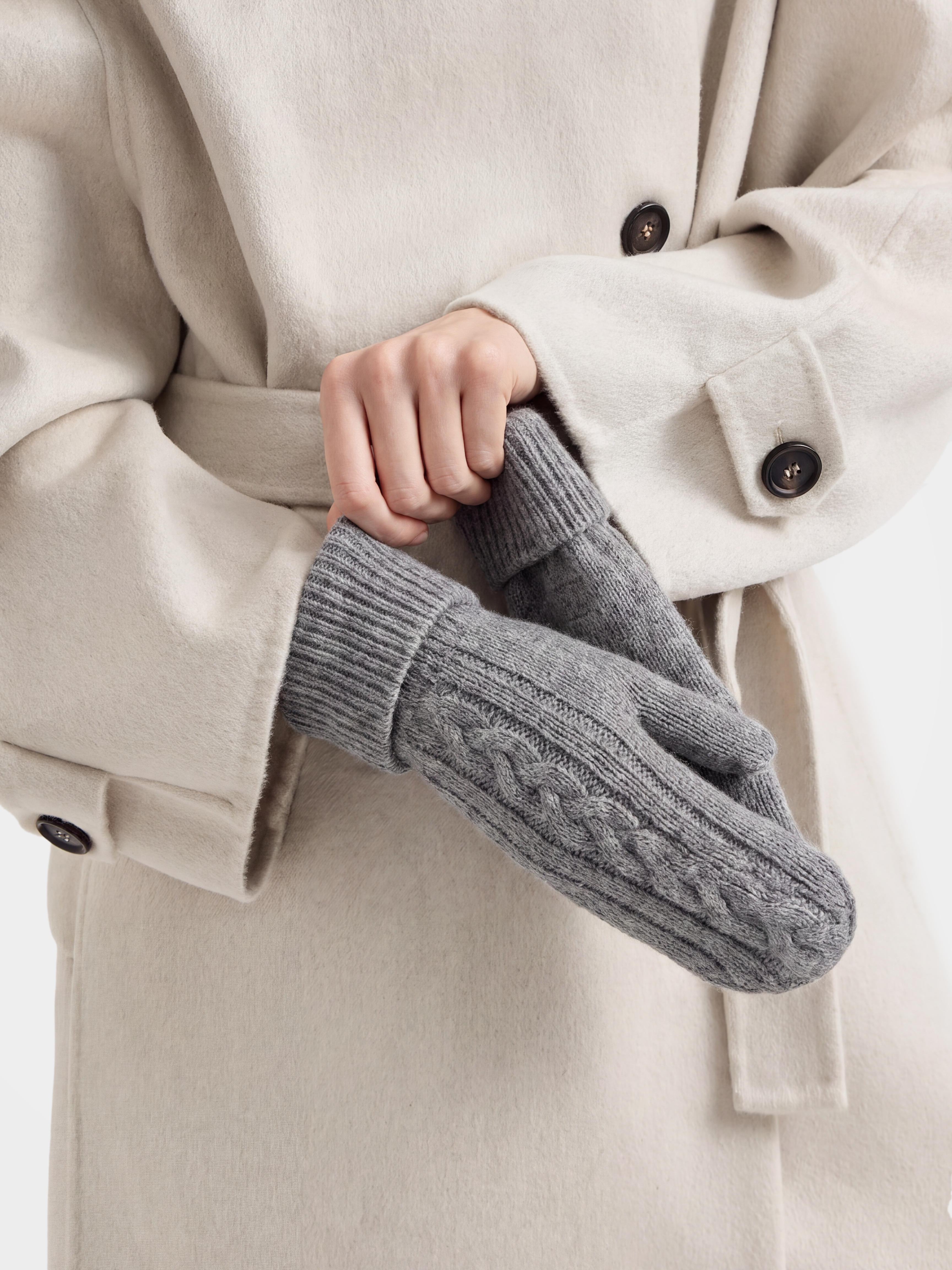 100% Cashmere Cable Knit Mittens with Ribbed Cuffs