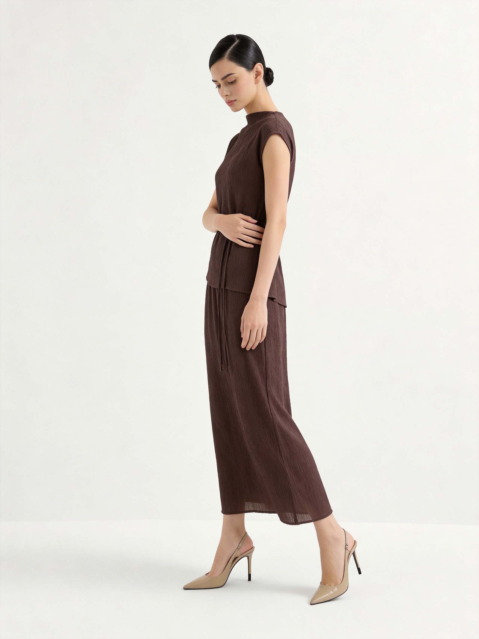 Brown Crinkled Sleveless Top & Skirt Set