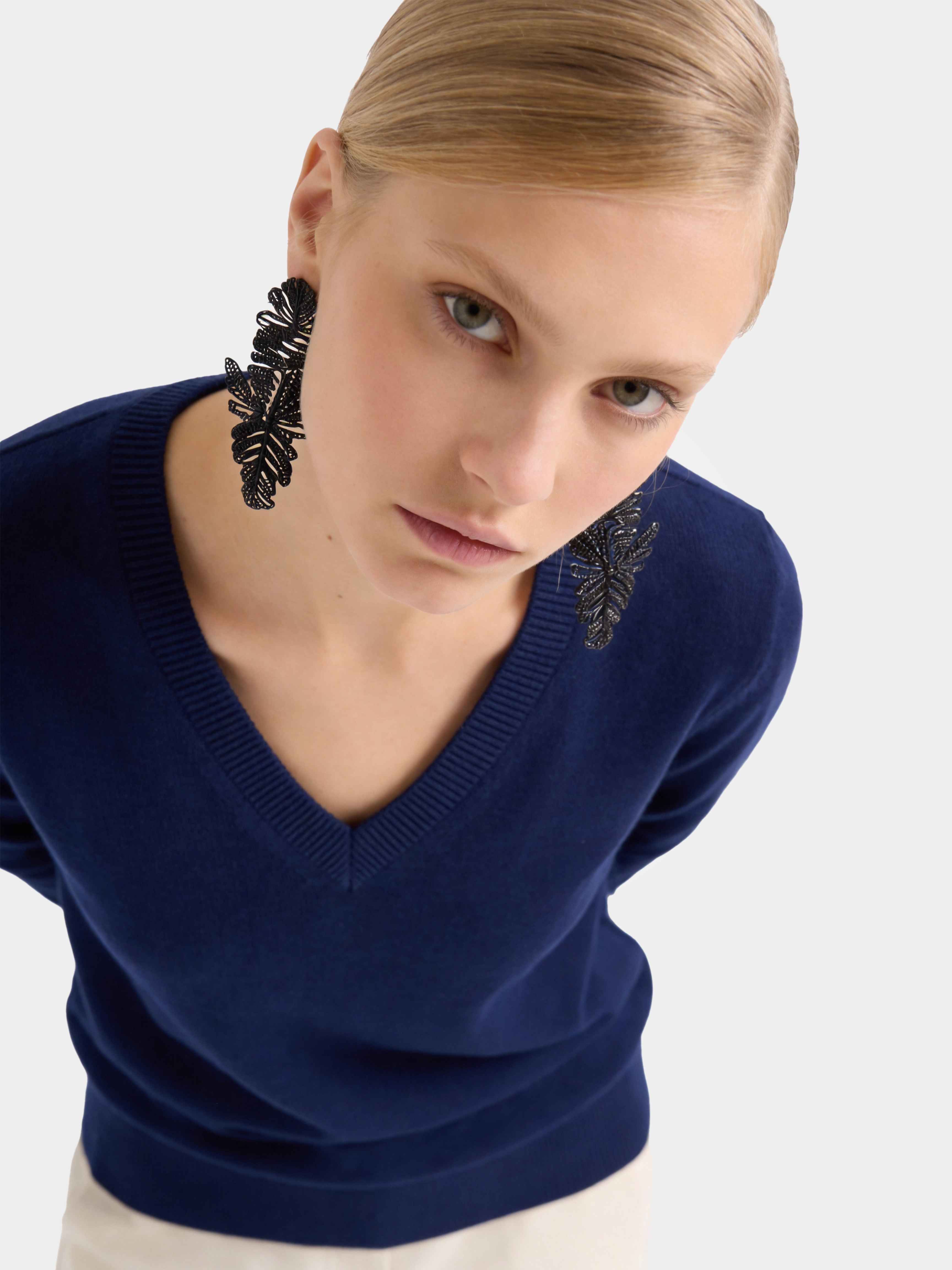 Lightweight Cashmere V-Neck Knit Top