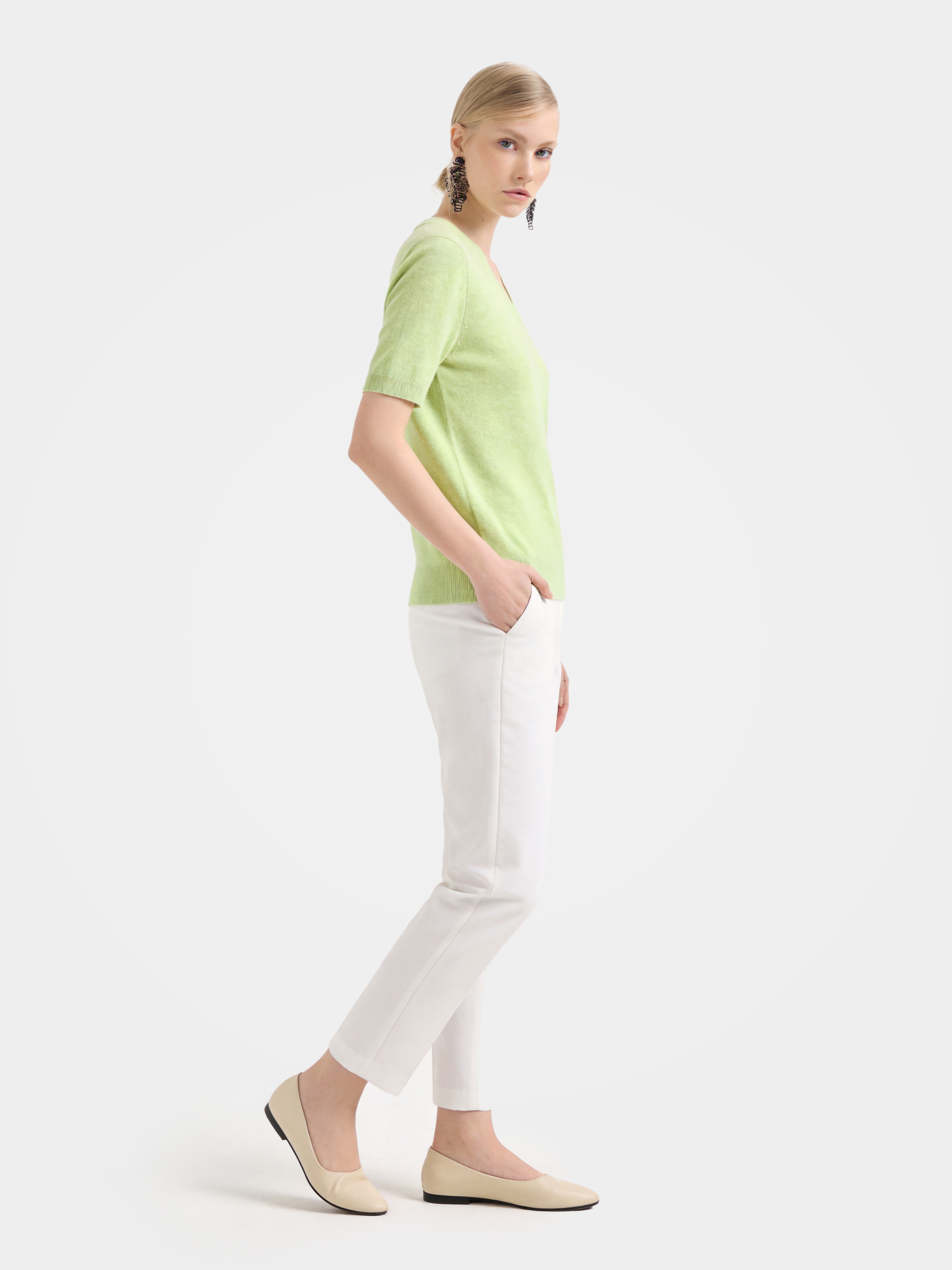 Lightweight Cashmere V Neck Short Sleeve Sweater