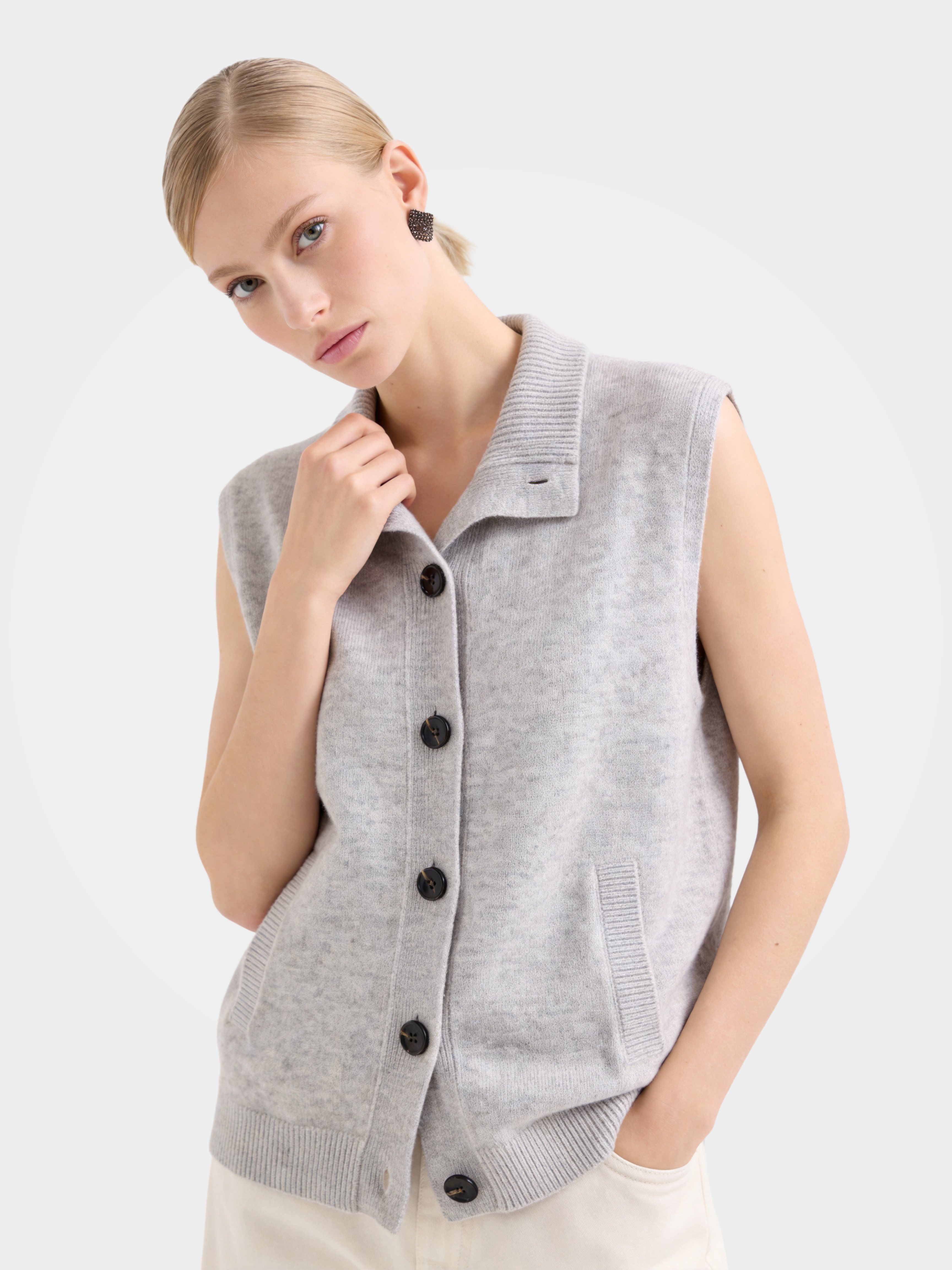 Soft 100% Mongolian Cashmere Sleeveless Knit Vest
