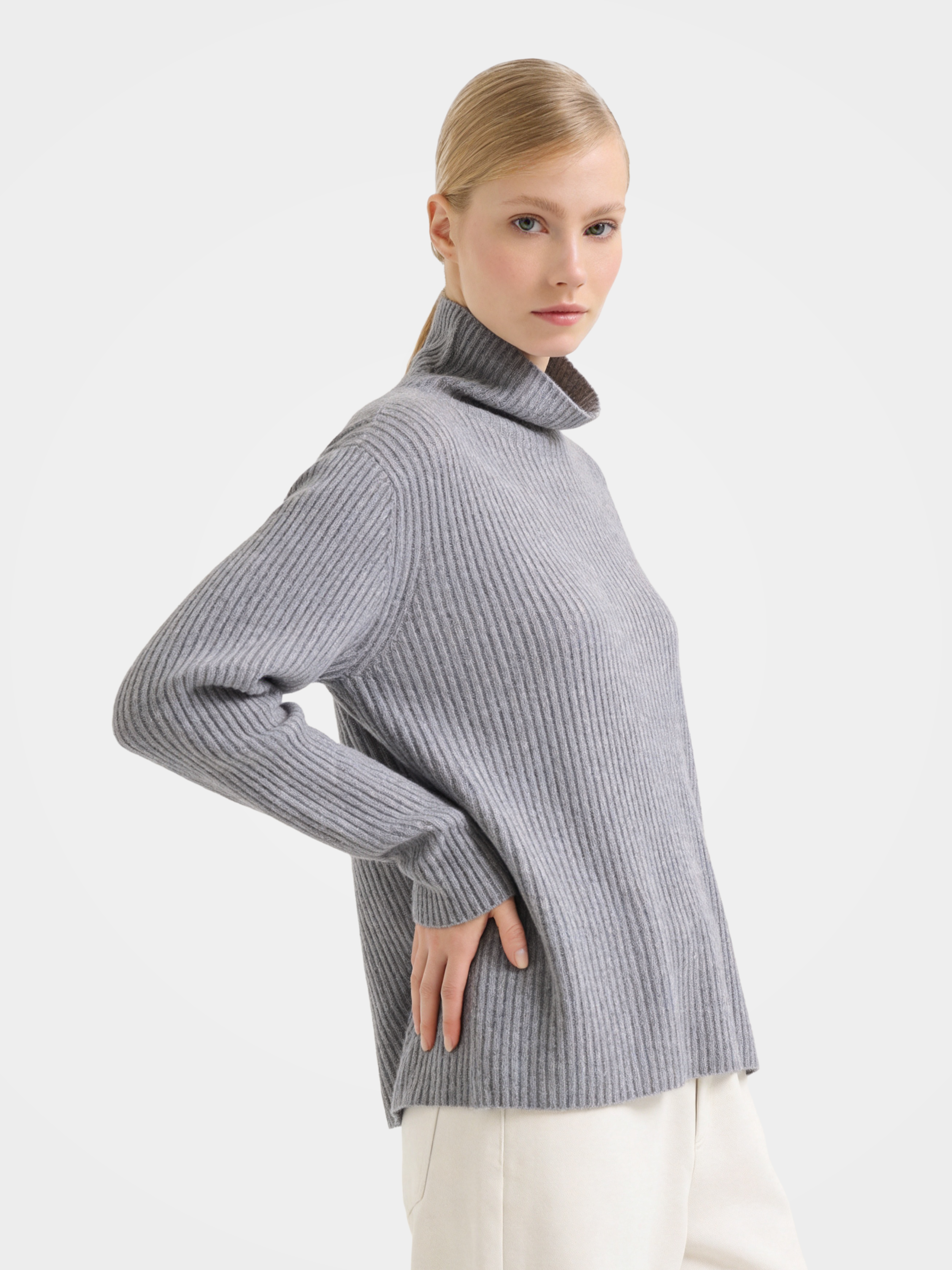 Soft 100% Mongolian Cashmere Turtleneck Knit Top