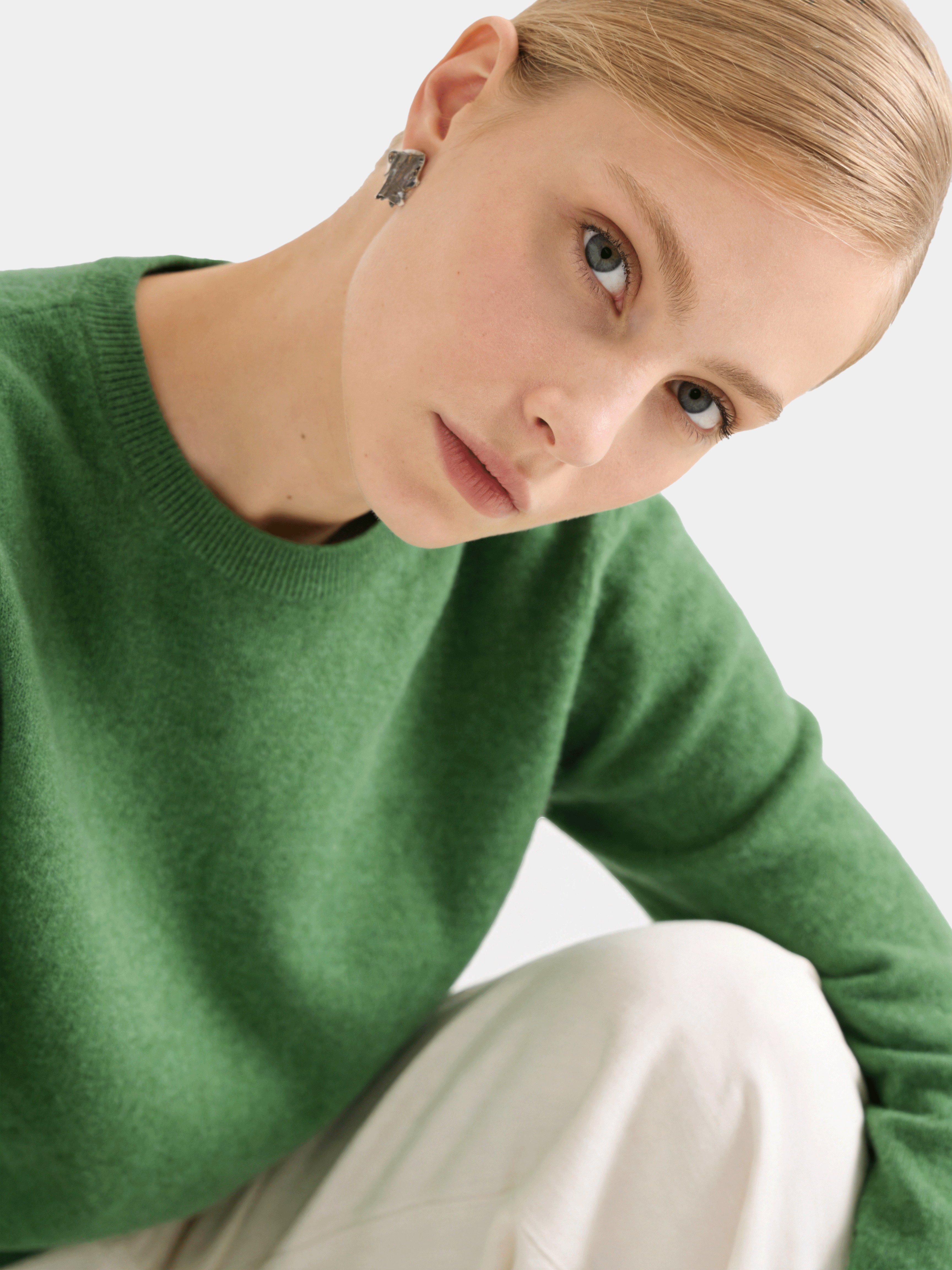 100% Mongolian Cashmere Crewneck Sweater