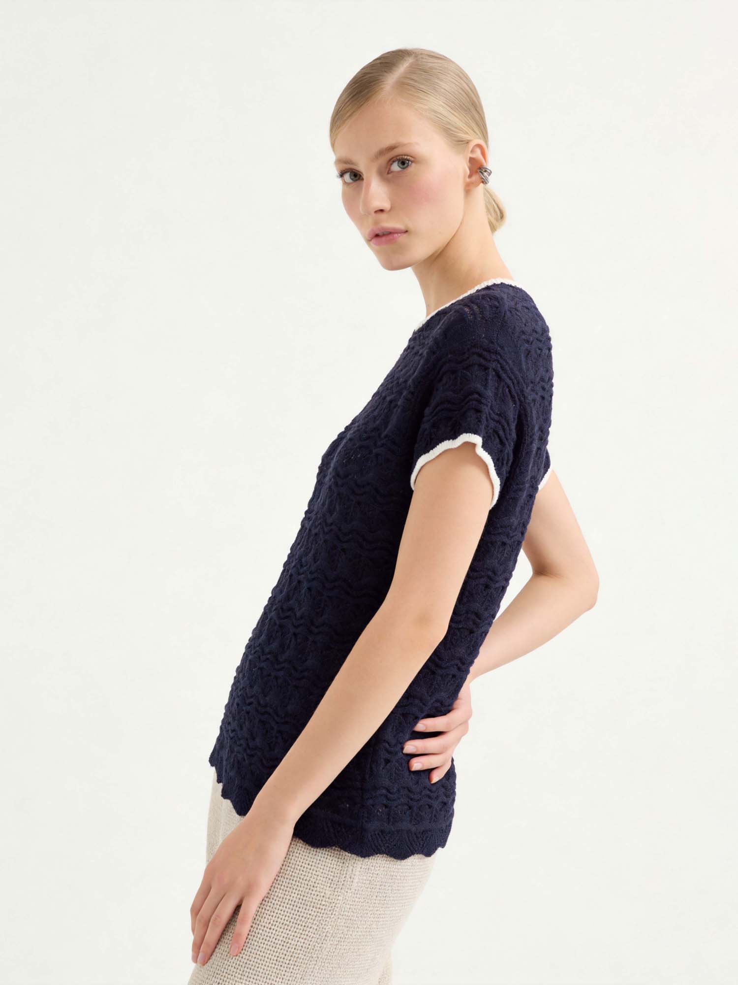 Black Jacquard Scalloped Hem Knit Sweater