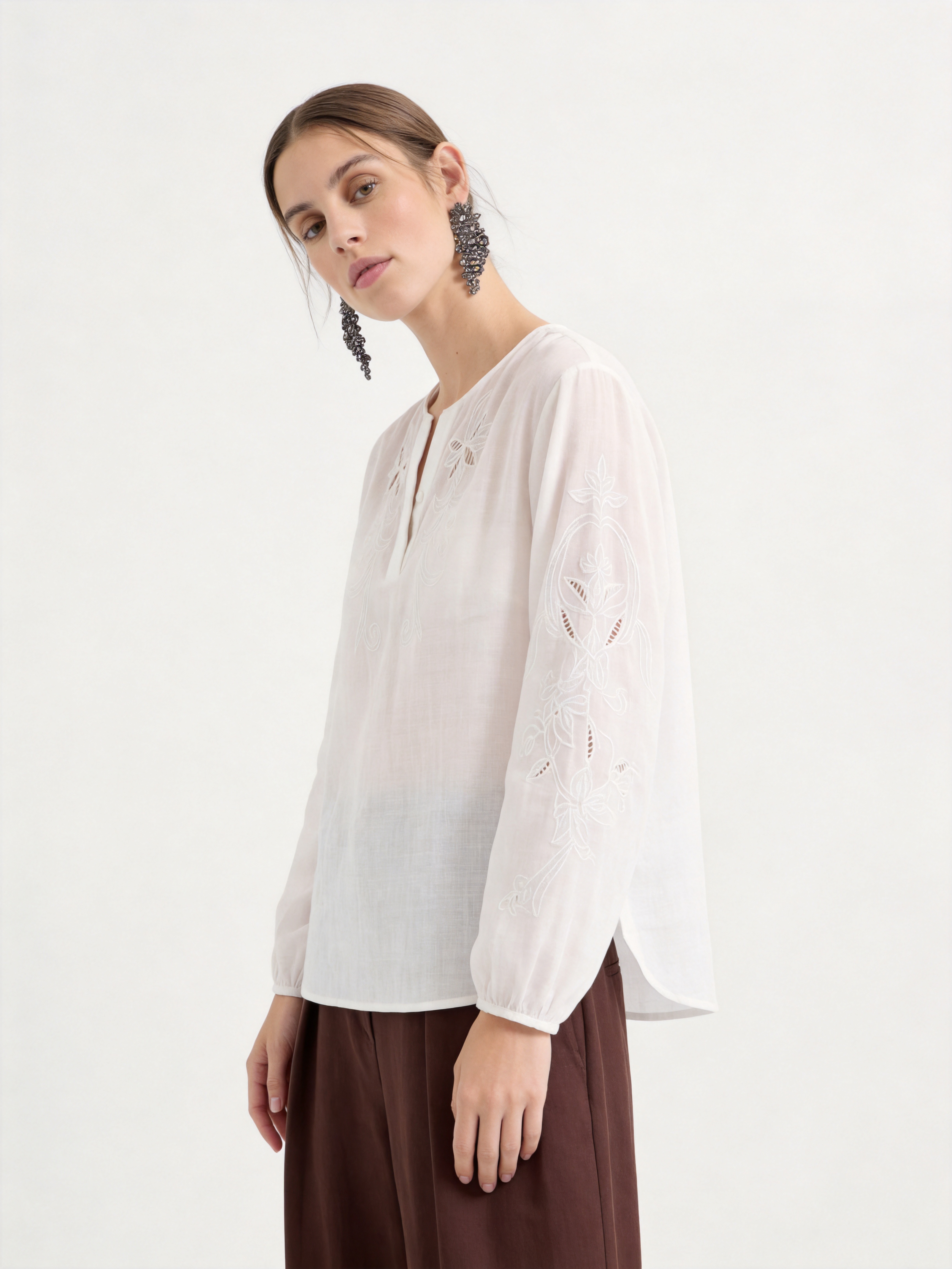 White Long Sleeve Embroidery Linen Shirt