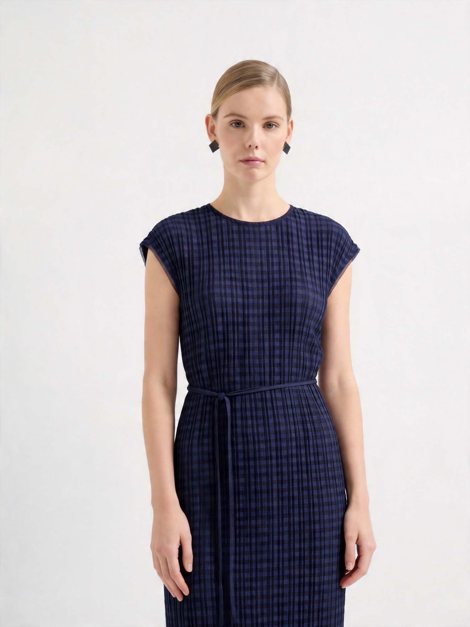 Navy Plaid Pleated Sleeveless Tie Midi Dress