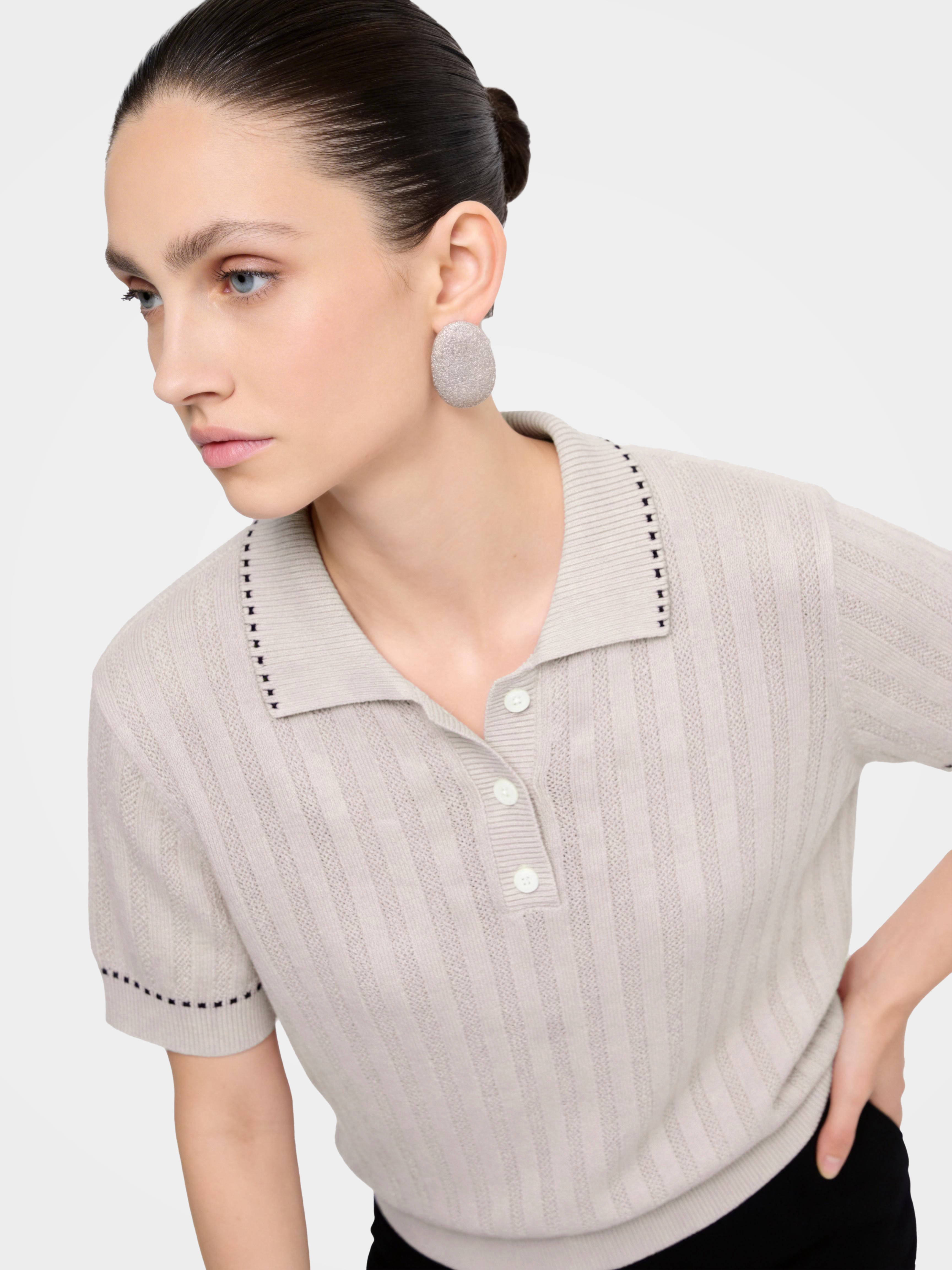 Lightweight Vertical Knit Short Sleeve Pullover