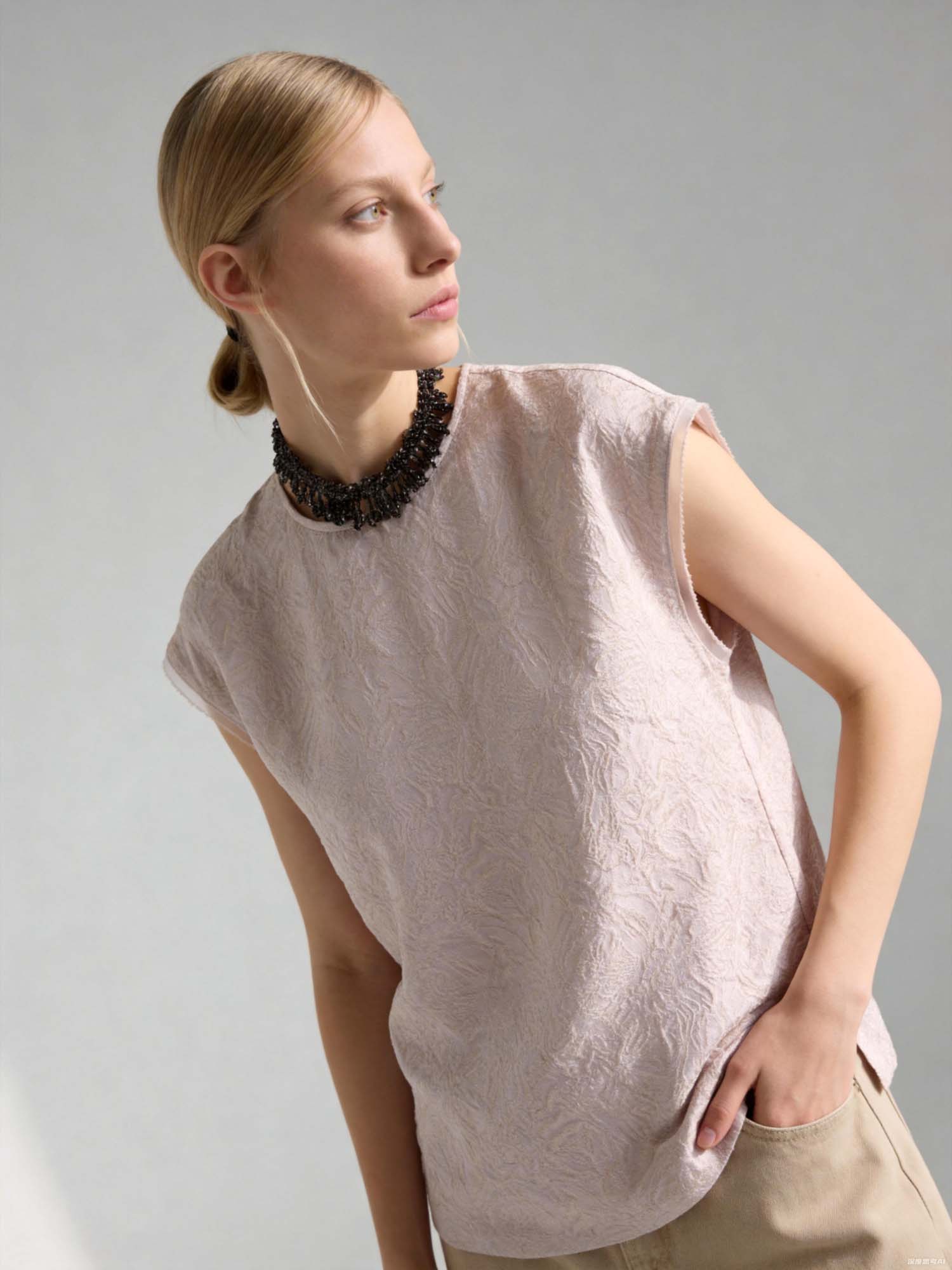 Gold Silk Sleeveless Jacquard Top 