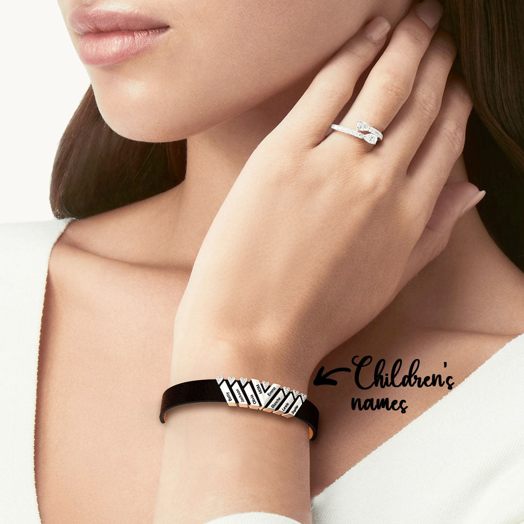 Mother's Day Gift Personalized Leather V Bracelet With Diamond Charms for Grandma/Mom/Dad