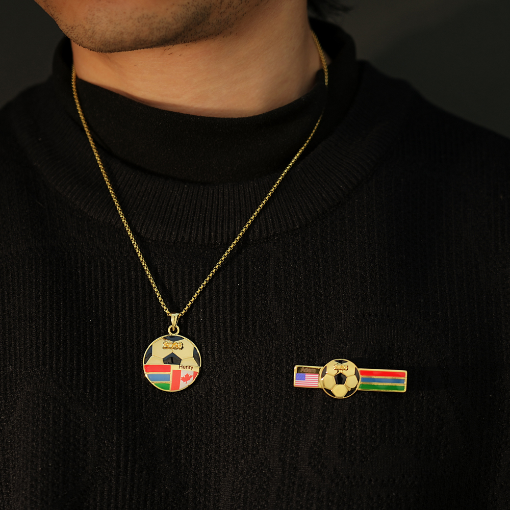 Football fan gift 🎁 Personalized football necklace/keychain/brooch to celebrate the World Cup co-hosted by the US, Canada, and Mexico.