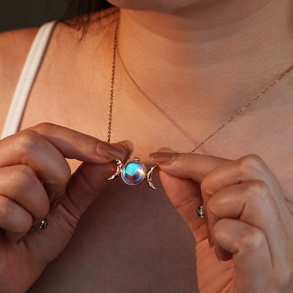 🌙 Triple Moon Goddess Moonstone Necklace
