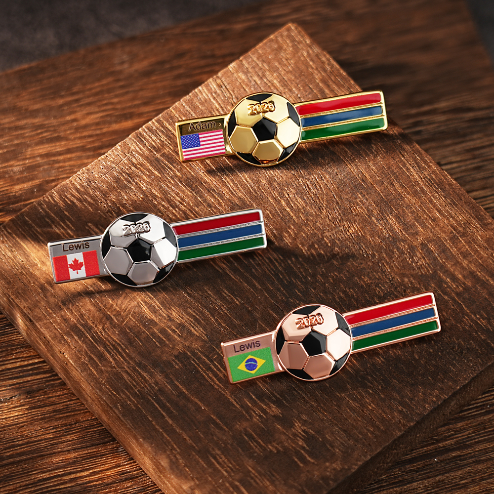 Football fan gift 🎁 Personalized football necklace/keychain/brooch to celebrate the World Cup co-hosted by the US, Canada, and Mexico.