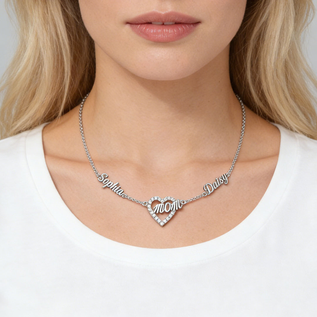 Heart-shaped MOM family name necklace