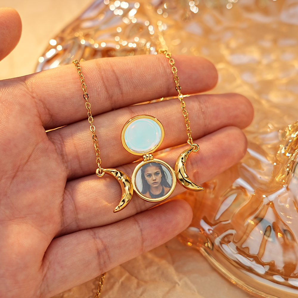 🌙 Triple Moon Goddess Moonstone Necklace