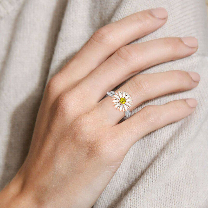 "Cheerfulness" Daisy Flower Sterling Silver Rotating Ring