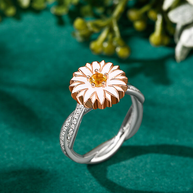 "Cheerfulness" Daisy Flower Sterling Silver Rotating Ring