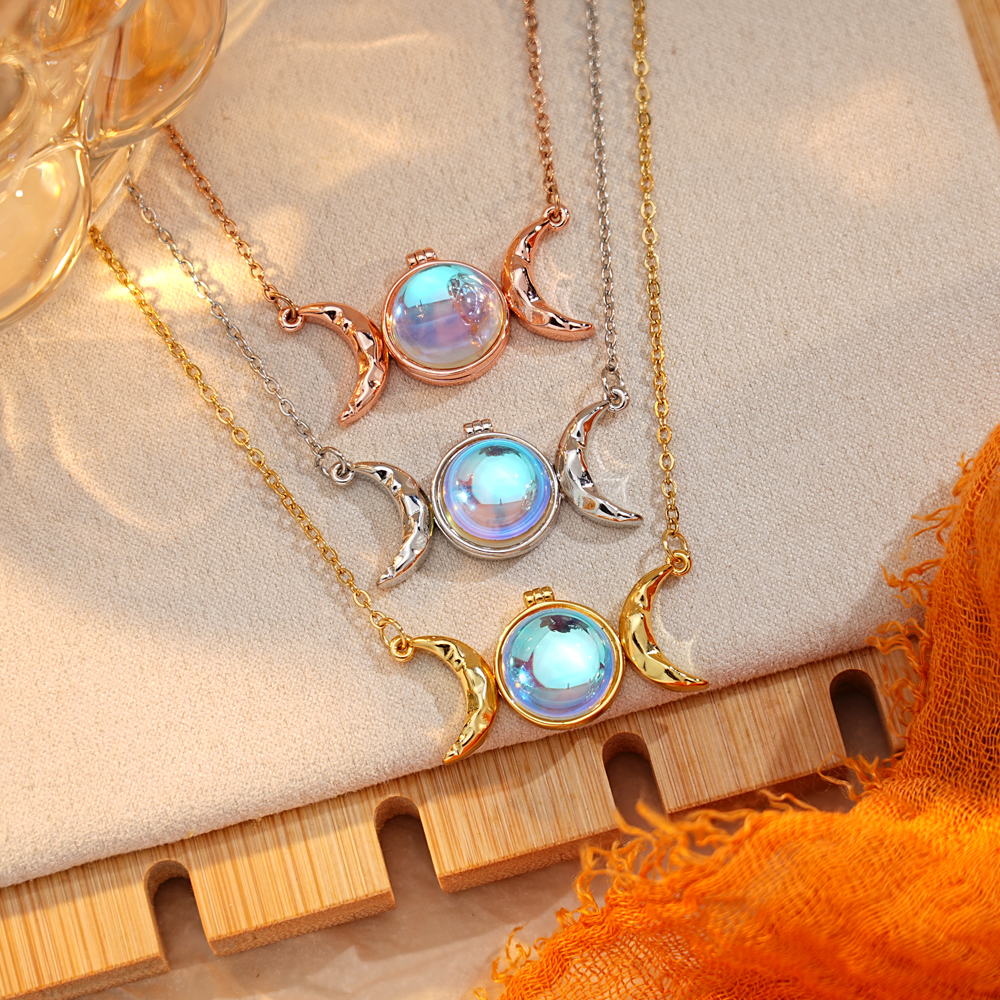 🌙 Triple Moon Goddess Moonstone Necklace