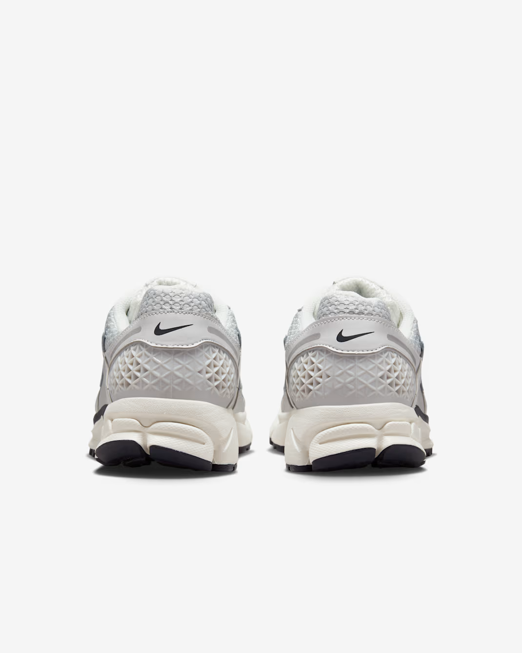Nithtke Zoom Vomero 5 Photon Dust Metallic Silver