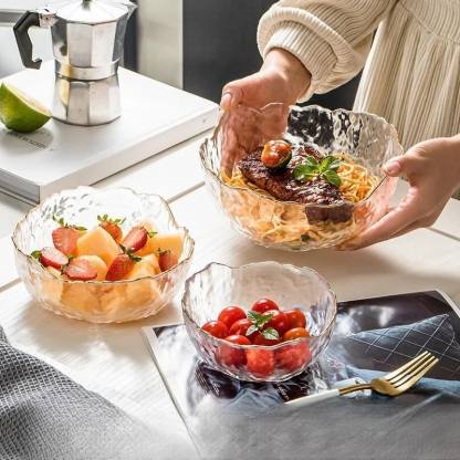 Miska sałatkowa ze świeżymi owocami