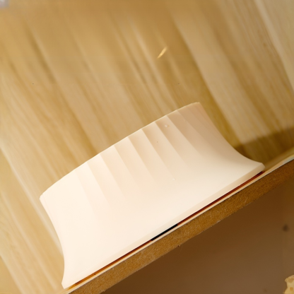 Przeciwrozlewająca się, nieprzemakalna, unosząca się miska dla zwierząt