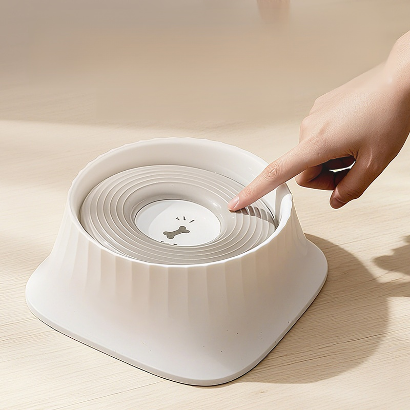 Przeciwrozlewająca się, nieprzemakalna, unosząca się miska dla zwierząt