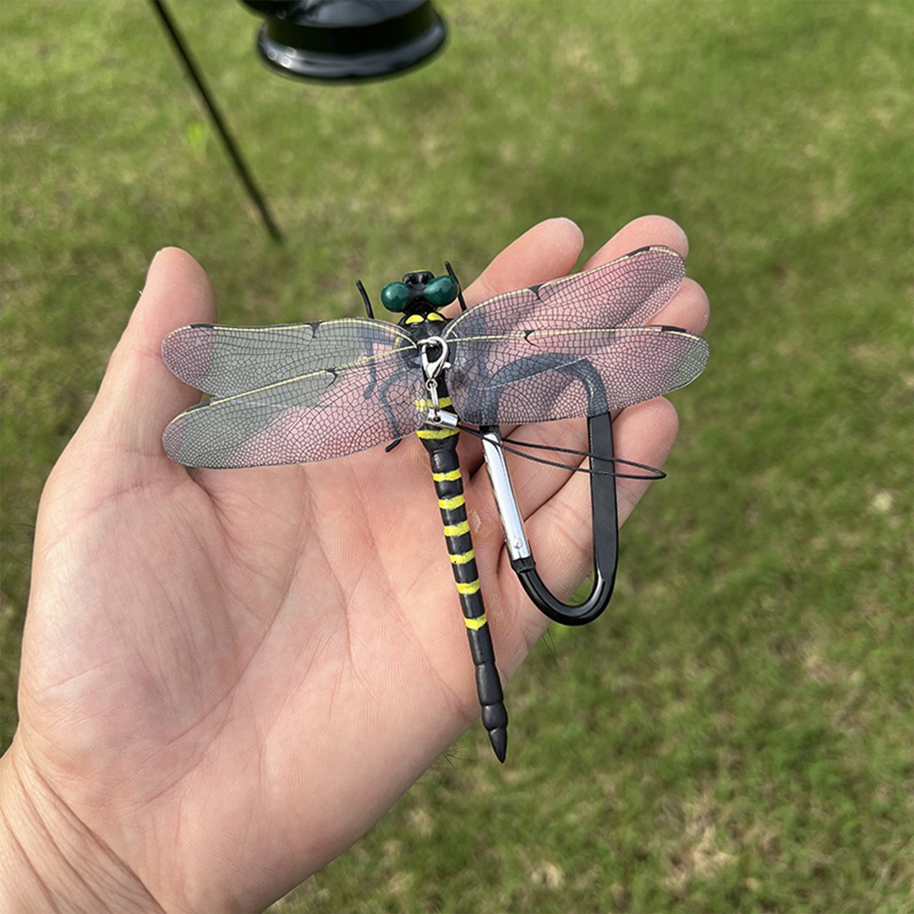 Dragonfly Clip-On Bug Repellent - Realistic & Non-Toxic Pest Control for Outdoor Enthusiasts 