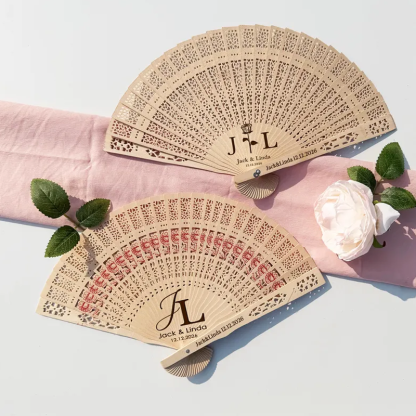 Abanicos Personalizados de Sándalo Grabados Set de 6 para Novia, Damas de Honor e Invitados