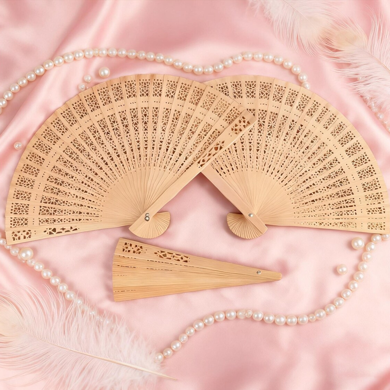 Abanicos Personalizados de Sándalo Grabados Set de 6 para Novia, Damas de Honor e Invitados