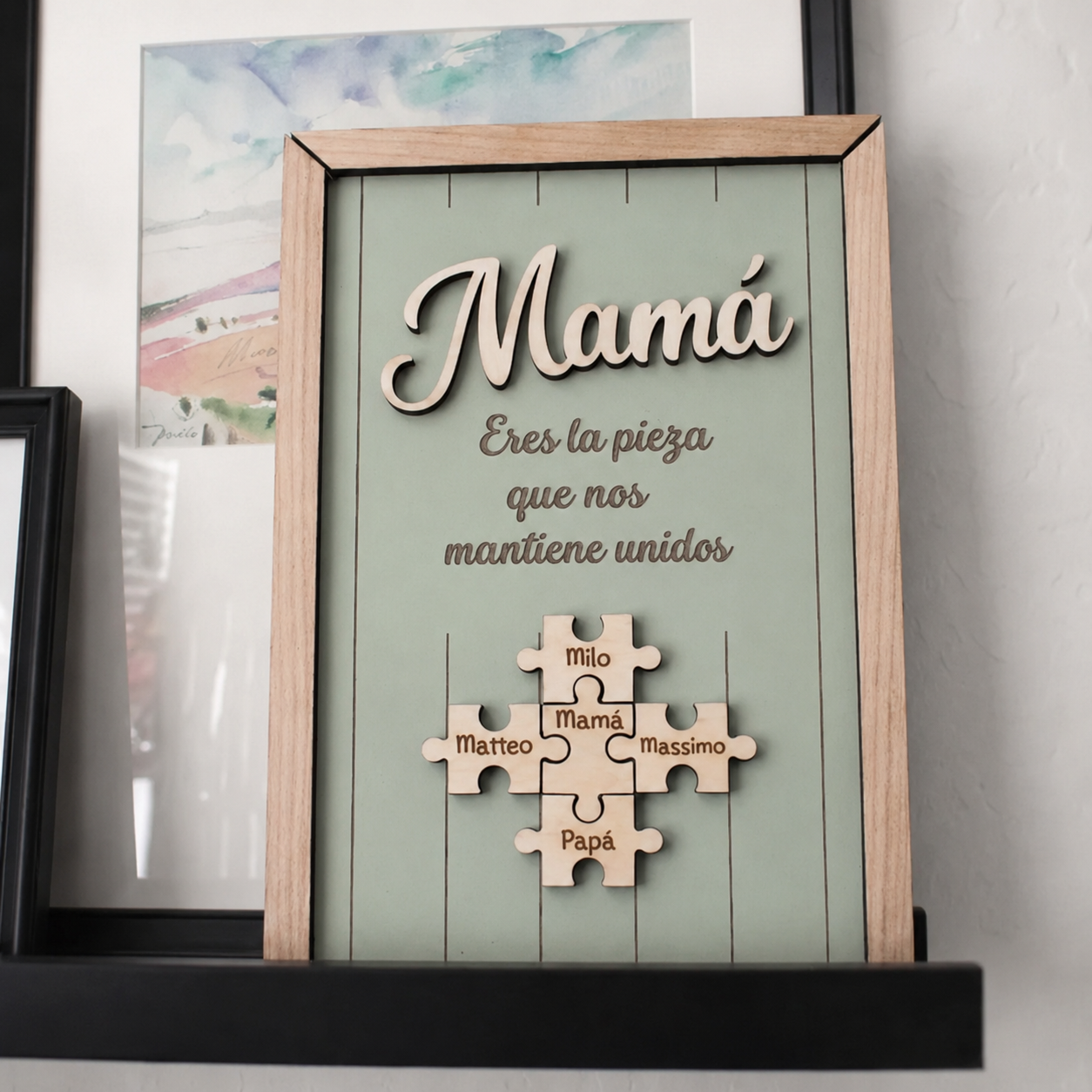Cuadro Puzzle con Marco de Madera Personalizado Eres la Pieza que Nos Mantiene Unidos Regalo para Mamá Colores y Nombres Grabados
