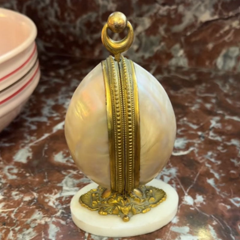 🕯 Vintage Shell Perfume Display(includes 4 empty perfume decanters)