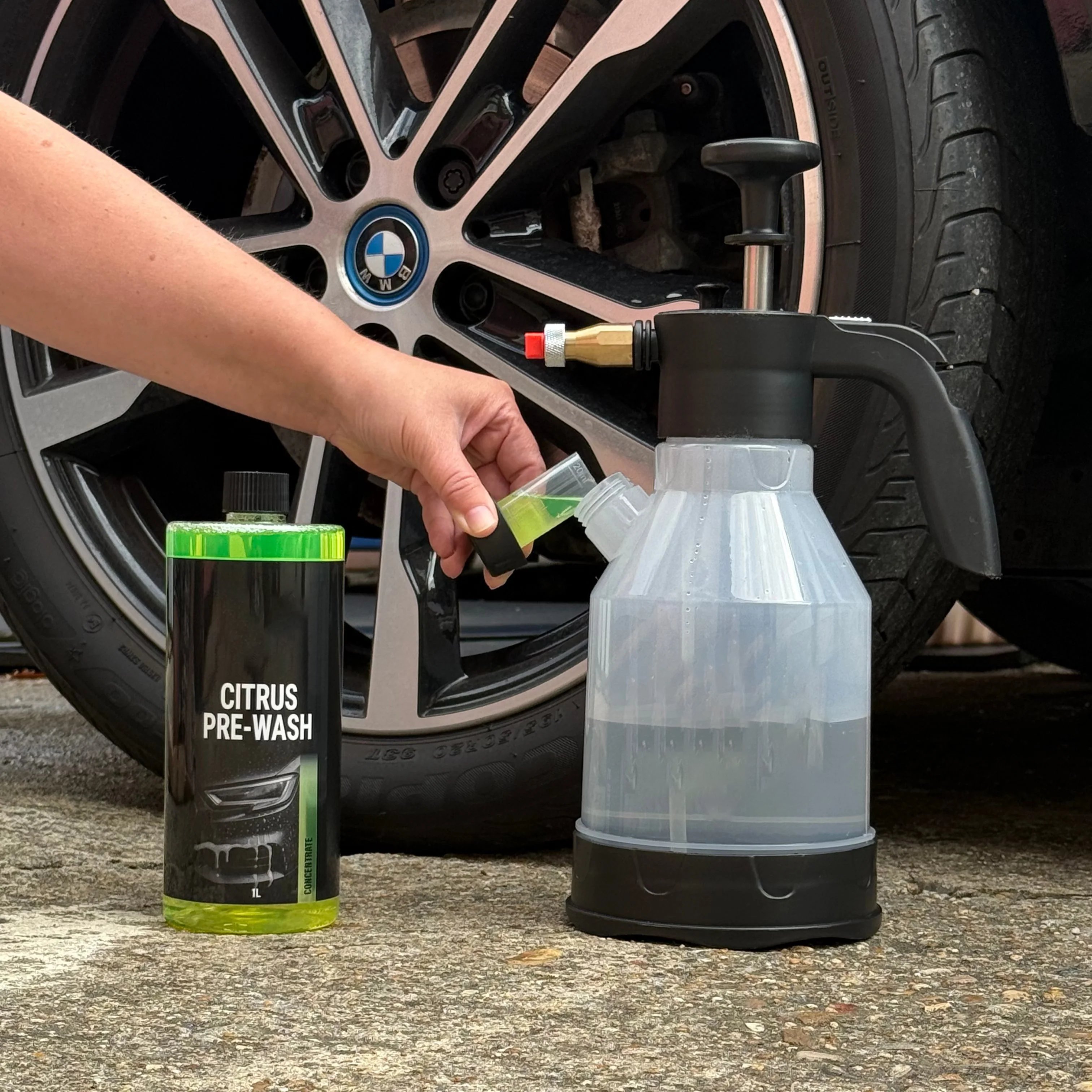 2L Pump Foam Sprayer (3 nozzles for free)