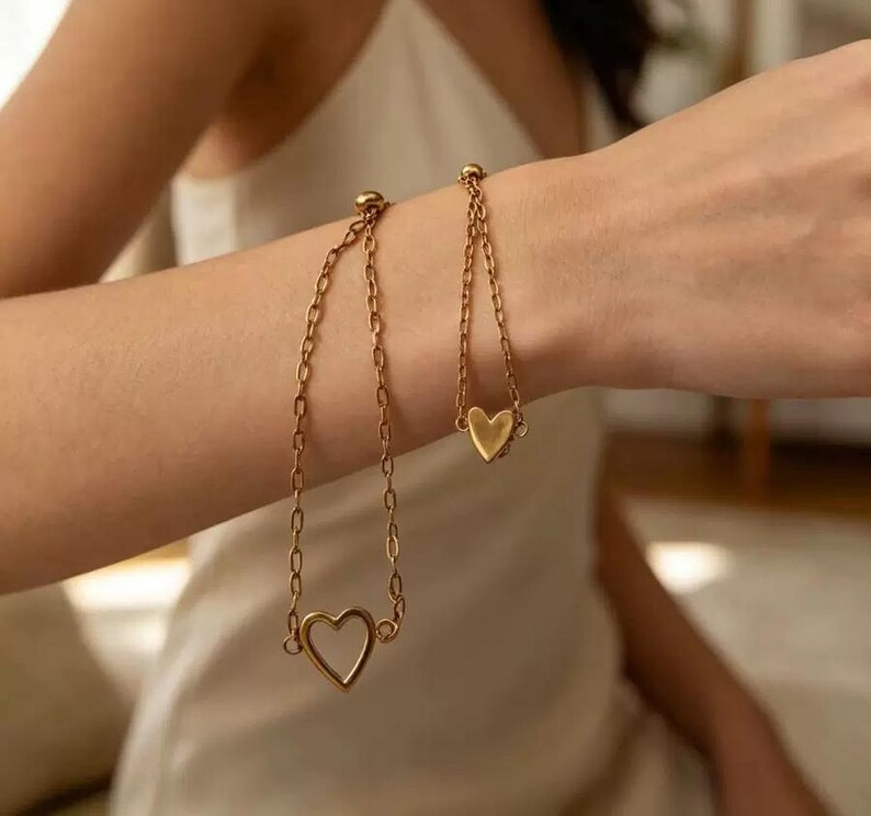 Matching Heart Bracelets for Women – Heart Charm and BFF Friendship Styles