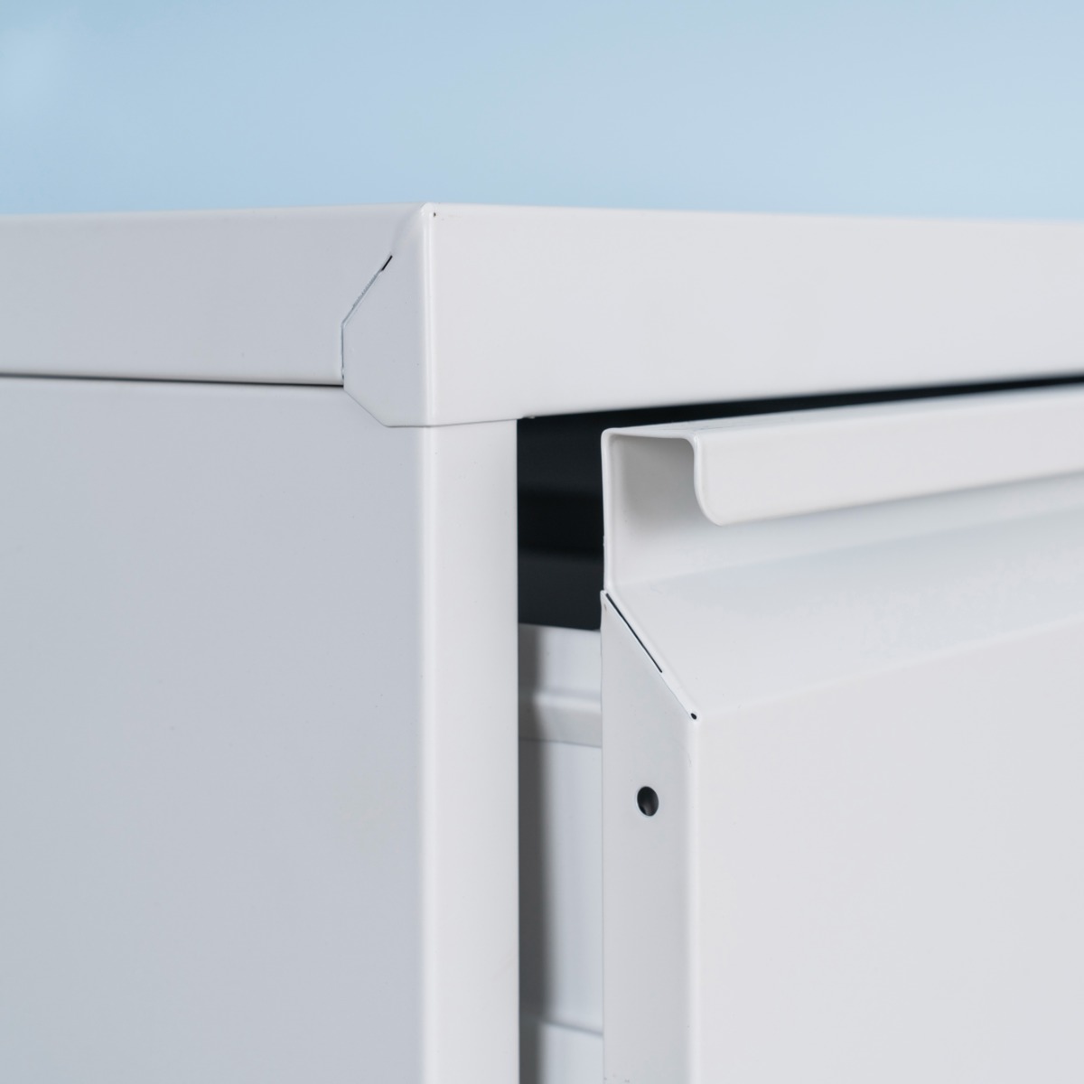 Minimalist White Steel Gooseneck Drawer Filing Cabinet（Price On Request）