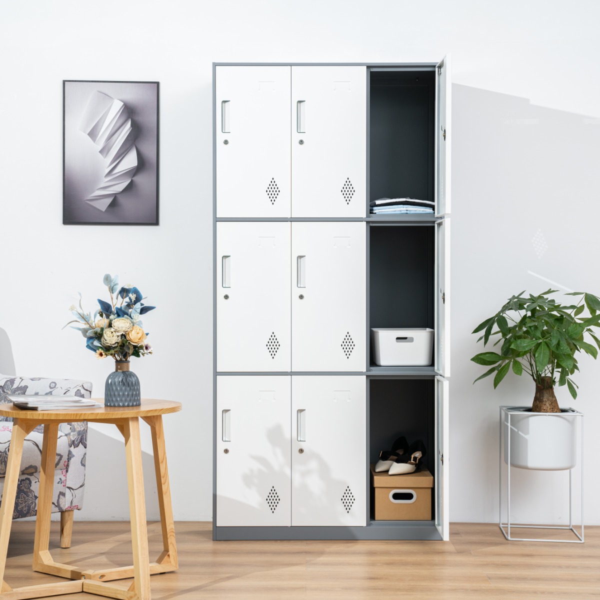 Nine-door locker cabinet (price on request)