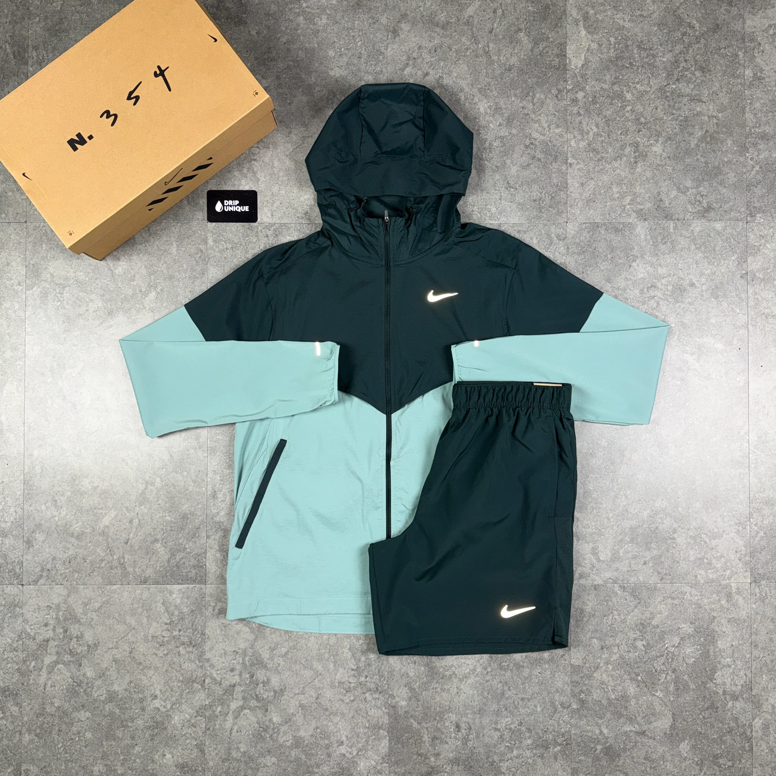 Nike UV Windrunner Jacket Forest Green