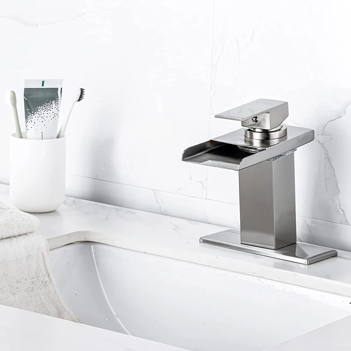 Single-handle Bathroom Faucet