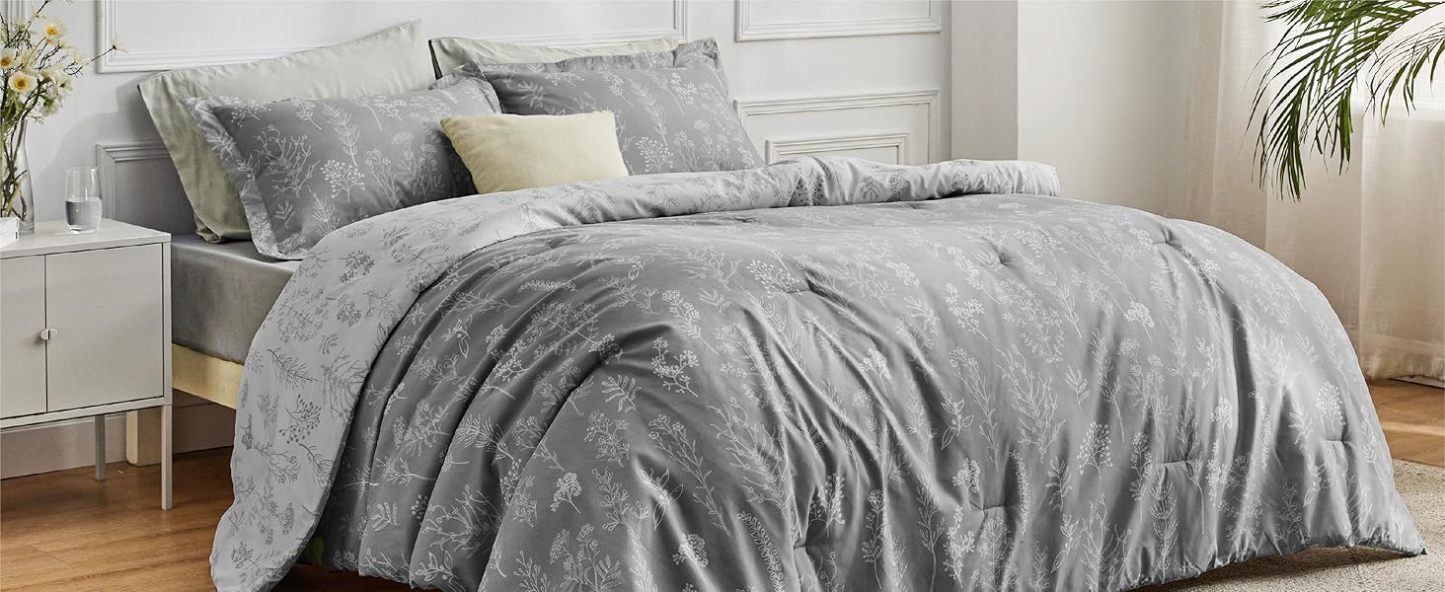 Amazon Basics Sheet Set Cationic Microfiber 4-Piece Bedding Set, Wrinkle Free and Easy Fit, Easy Care Bedding with 1 Deep Pocket Fitted Sheet, 1 Flat Sheet, and 2 Pillowcases, Queen, Gray