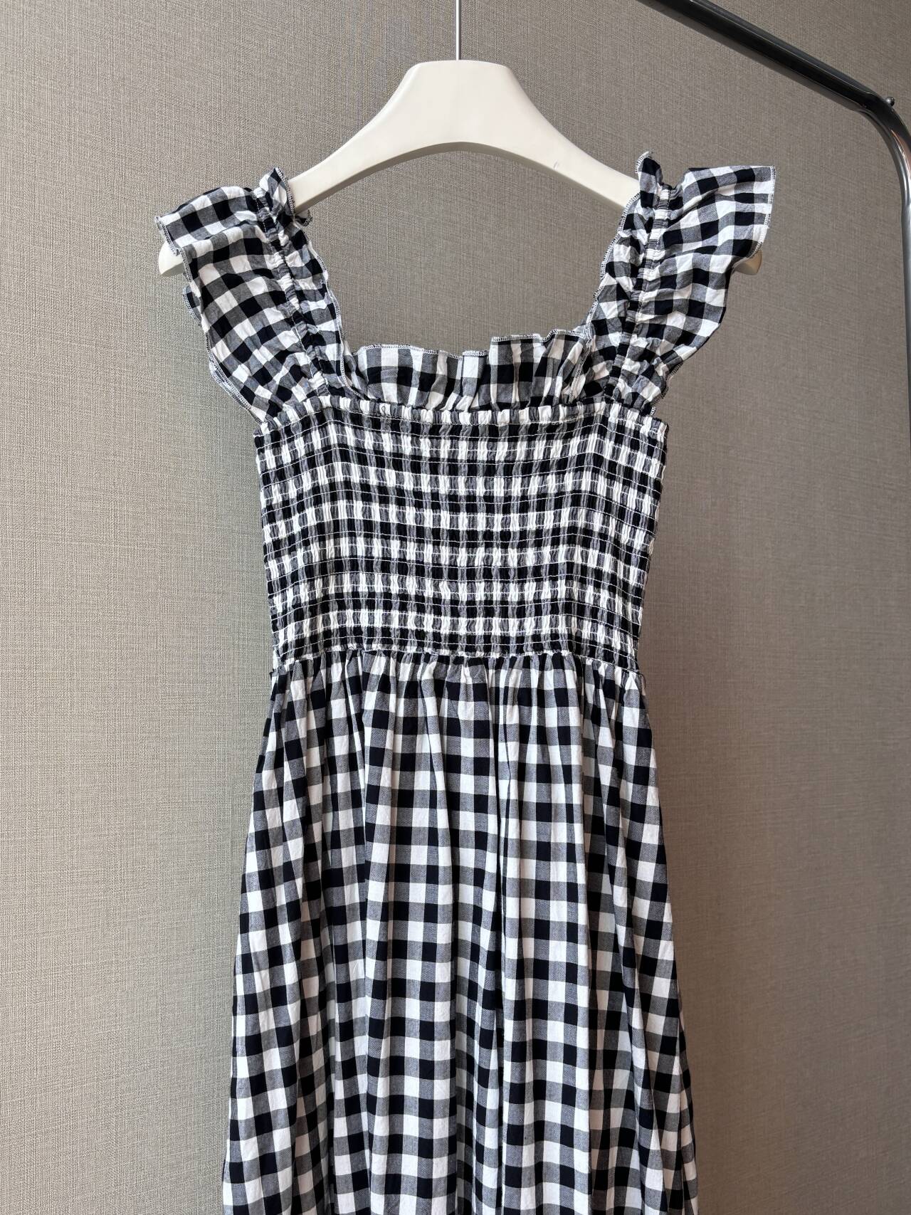 Chouyatou Women's Retro Plaid Smocked Dress Spaghetti Strap Flounce Long Casual Sleeveless Flowy Evening Fashion Basic with Pockets Womenswear Cute Elegant Plus Size Hide Belly Dress